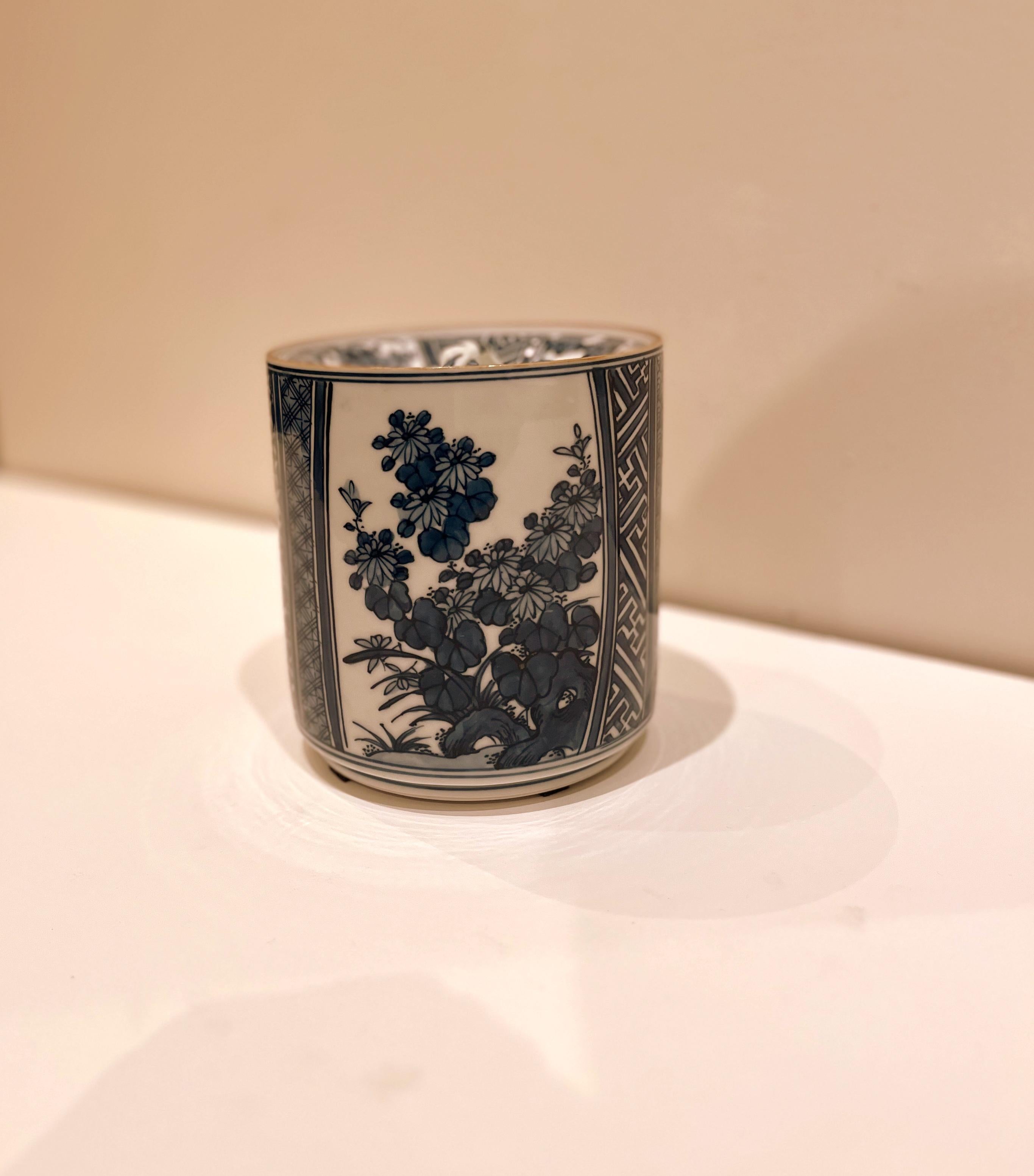 Japanische Teedose aus blauem und weißem Porzellan im Zustand „Gut“ im Angebot in Greenwich, CT