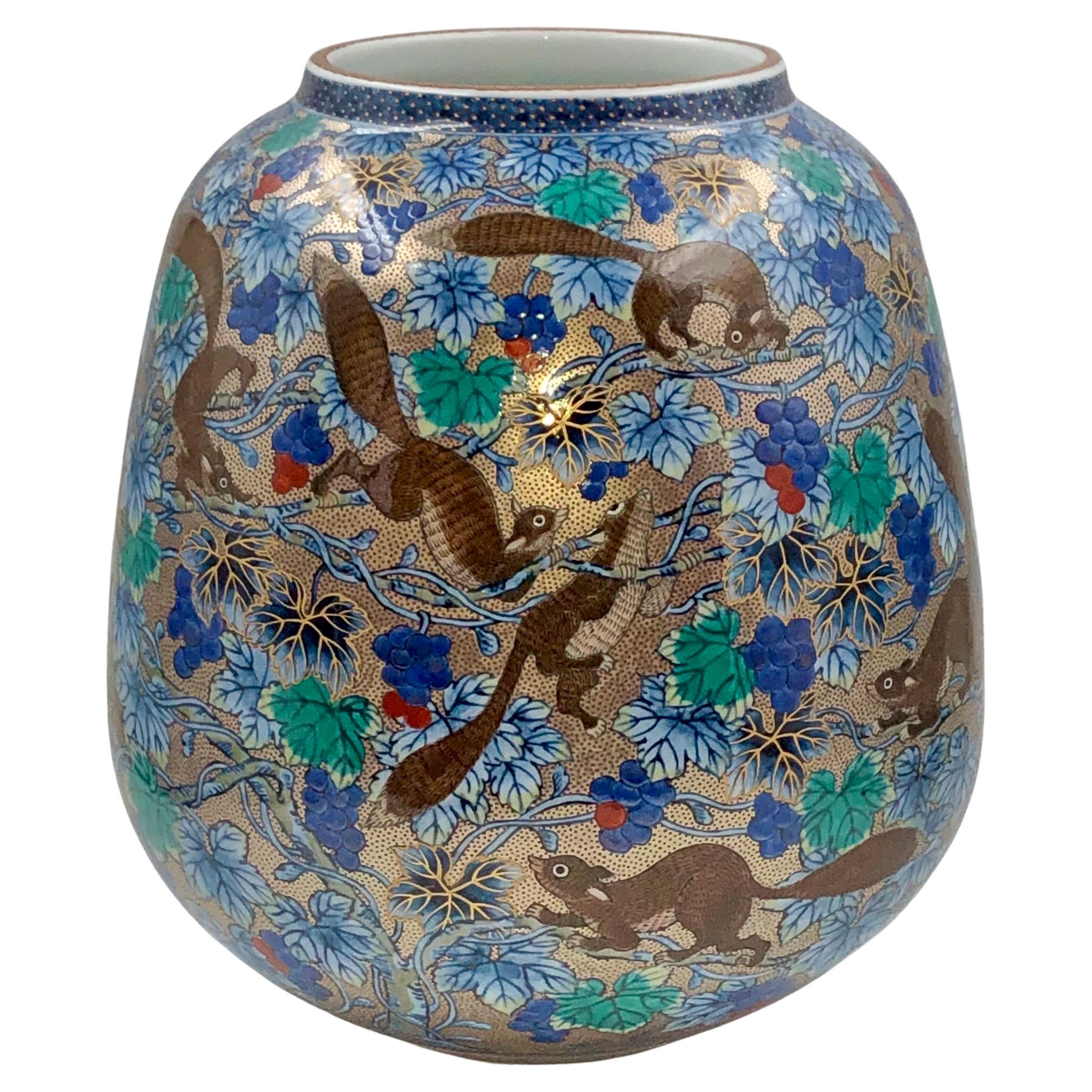 Japanische Blau-Grün-Braun-Gold-Porzellan-Vase von Masterly Artist im Angebot