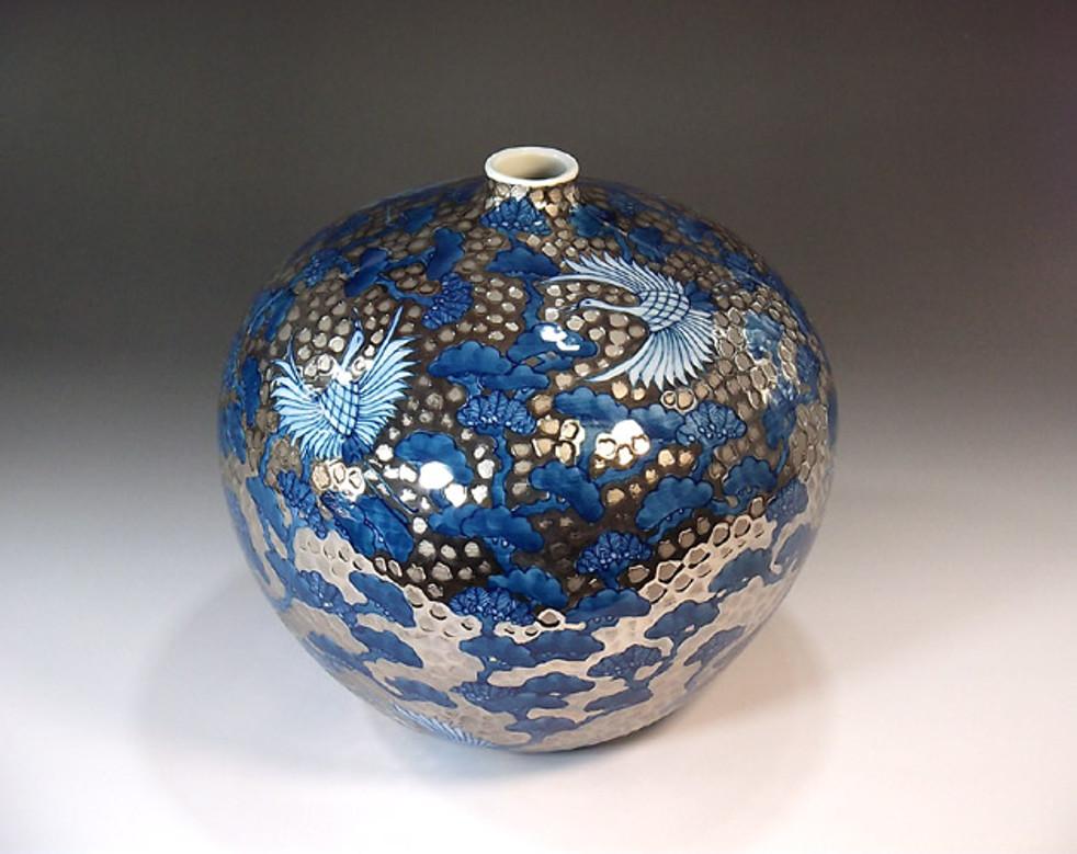 Japanese Blue Platinum-Gilded Imari Porcelain Vase by Contemporary Master Artist 1