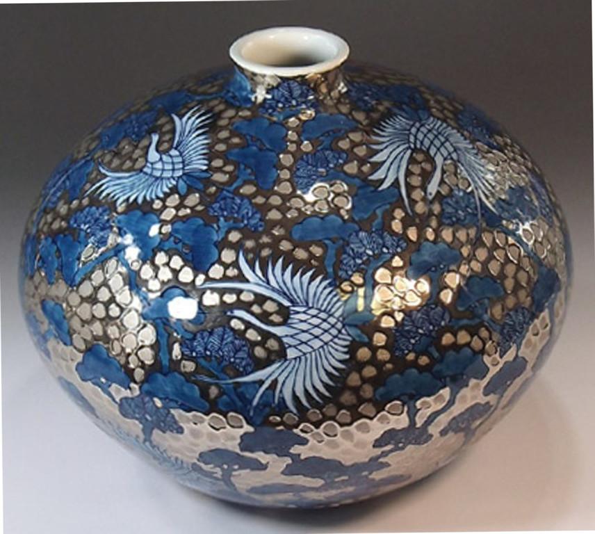 Gilt Japanese Blue Platinum-Gilded Porcelain Vase by Contemporary Master Artist For Sale