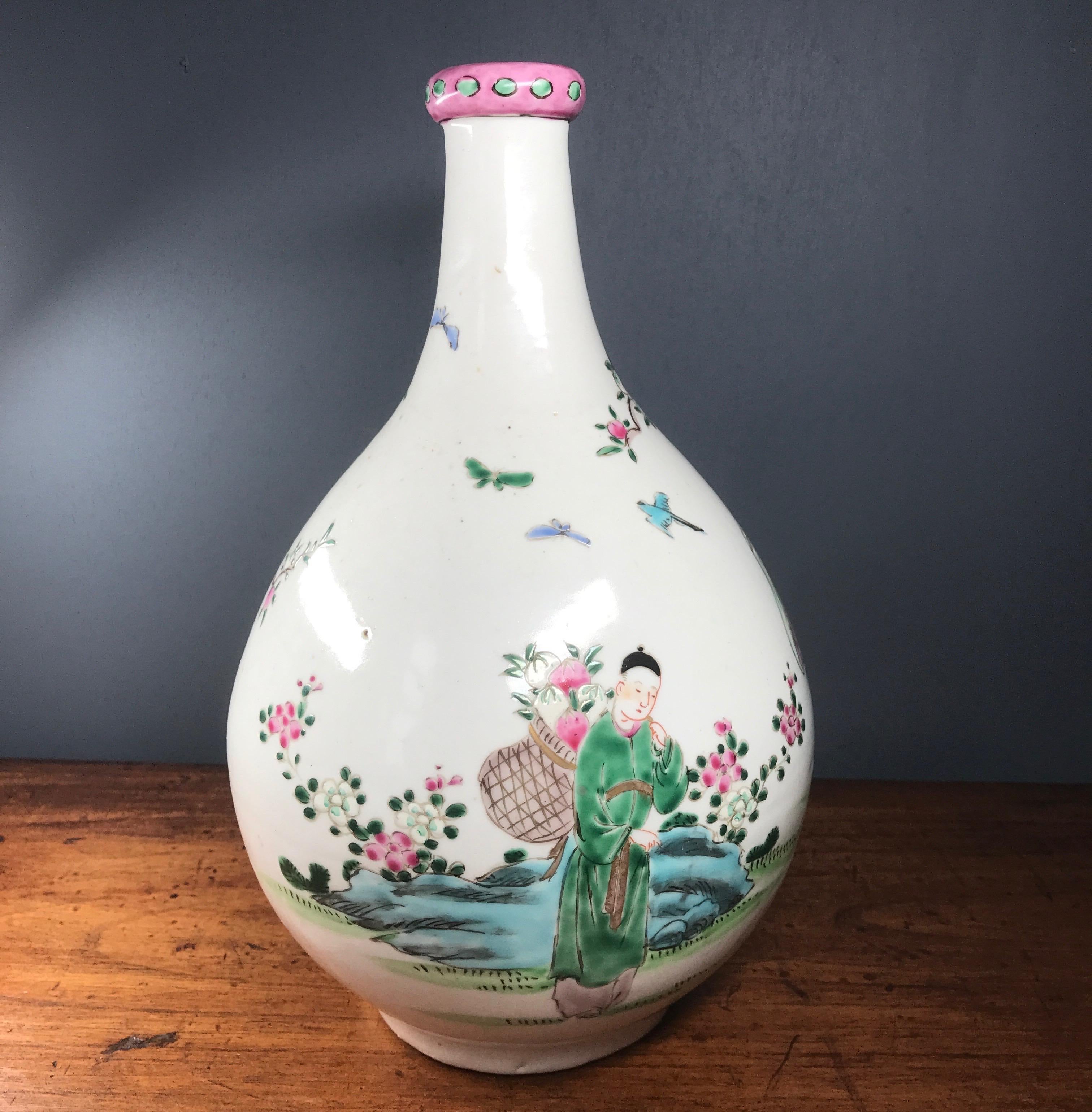 Japanese Bottle Shape Vase, Famille Rose Colours, 19th Century In Good Condition For Sale In Geelong, Victoria