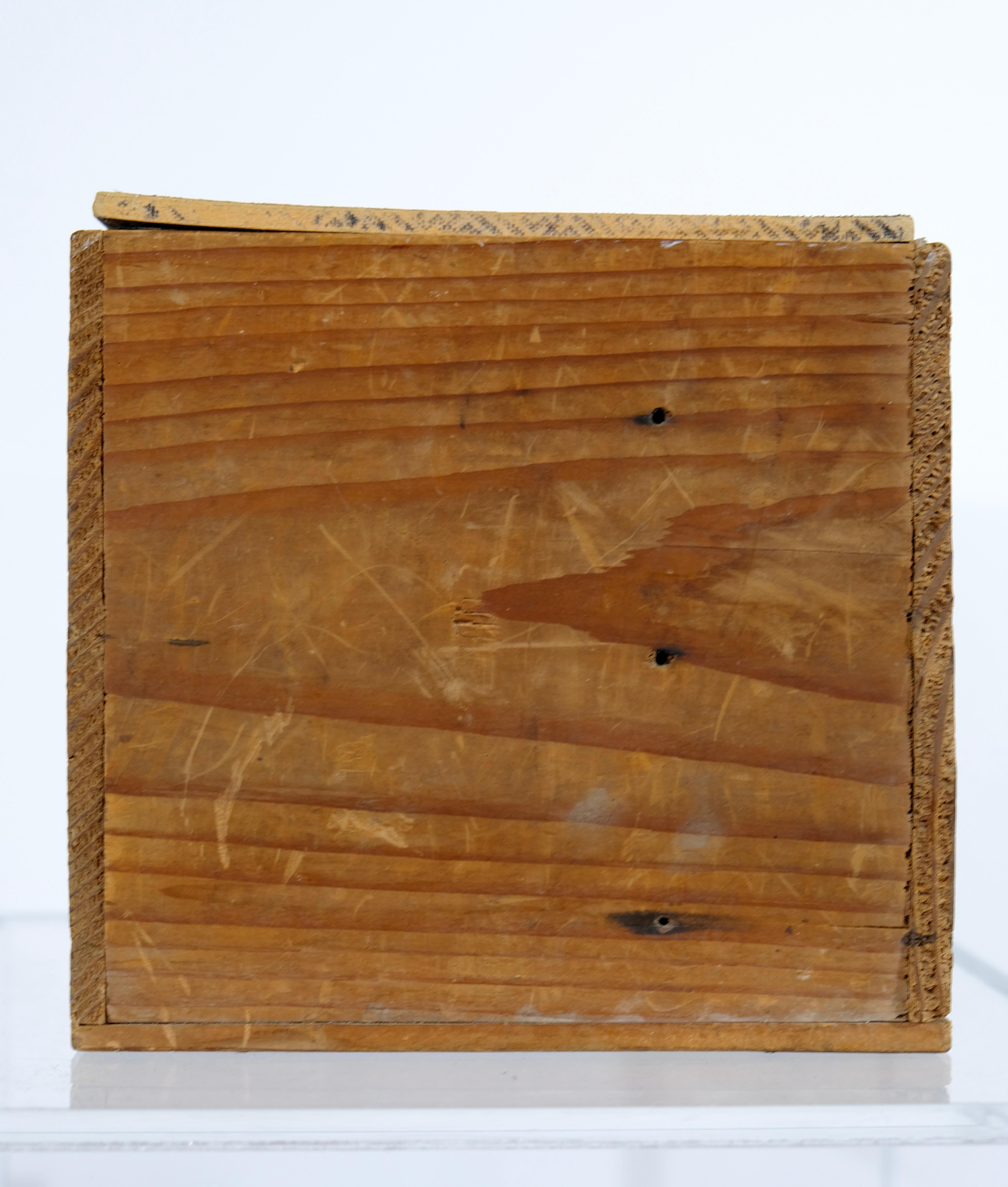 Japanische Schale aus Holz in originaler Holzschachtel im Angebot 8