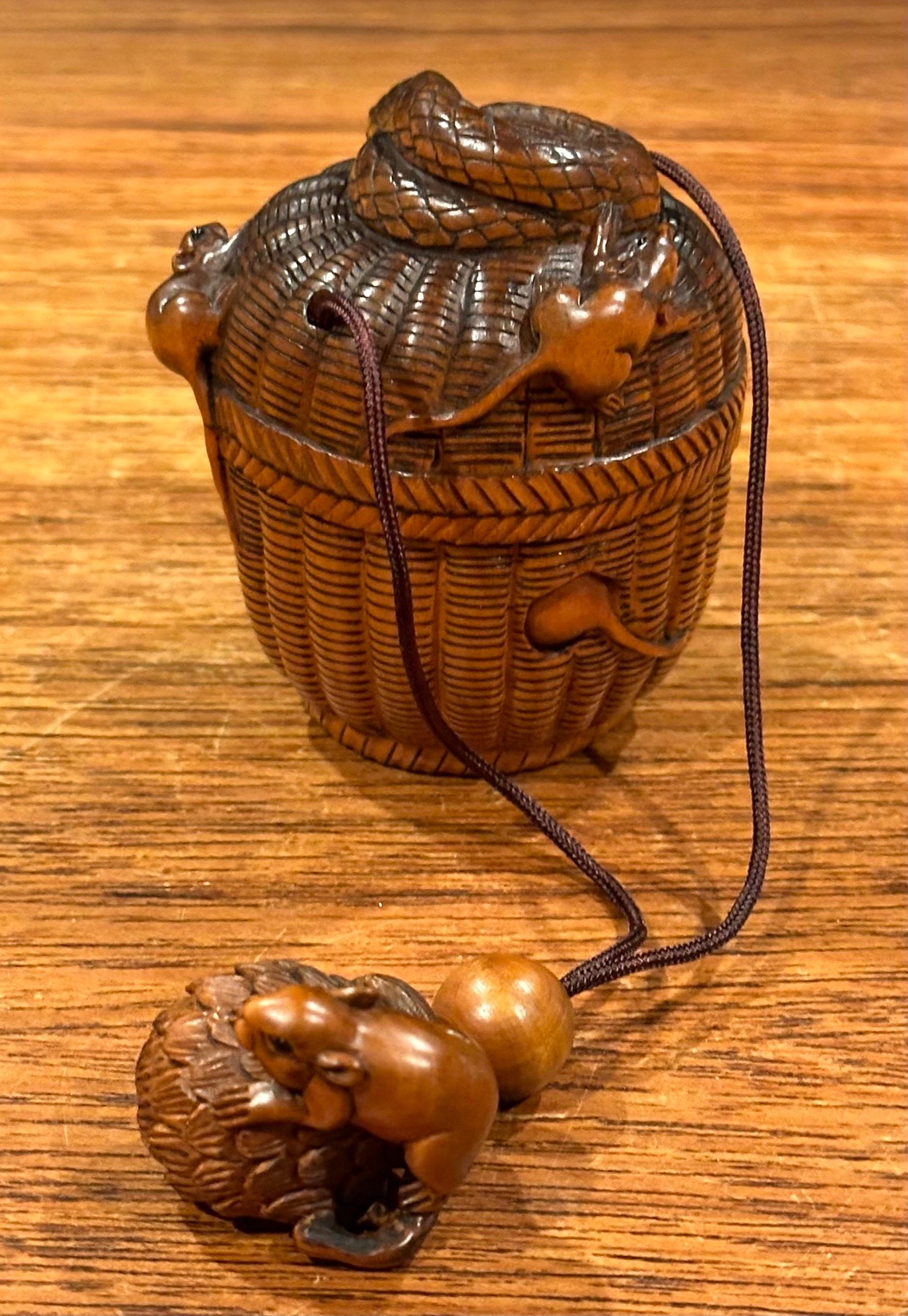 Japanese Boxwood Inro & Netsuke of Rats and Snakes in Basket For Sale 6