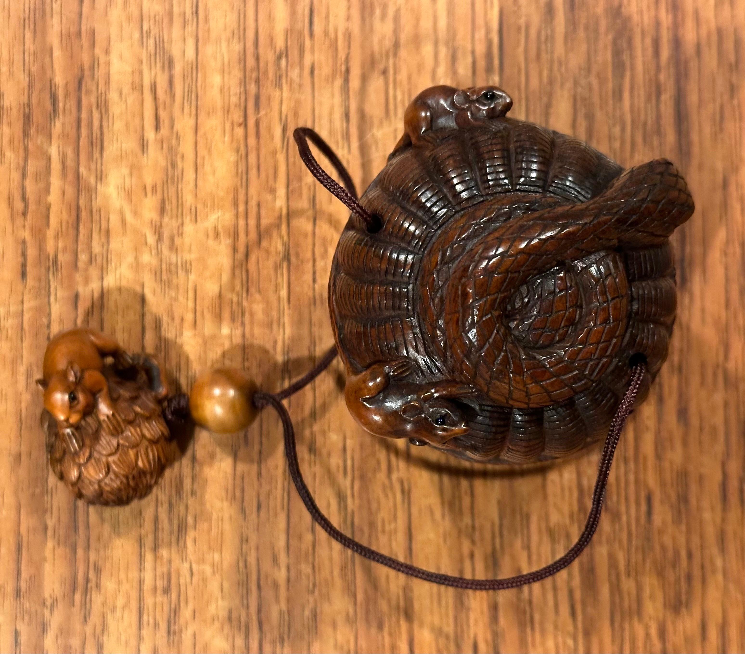 Japanese Boxwood Inro & Netsuke of Rats and Snakes in Basket For Sale 8