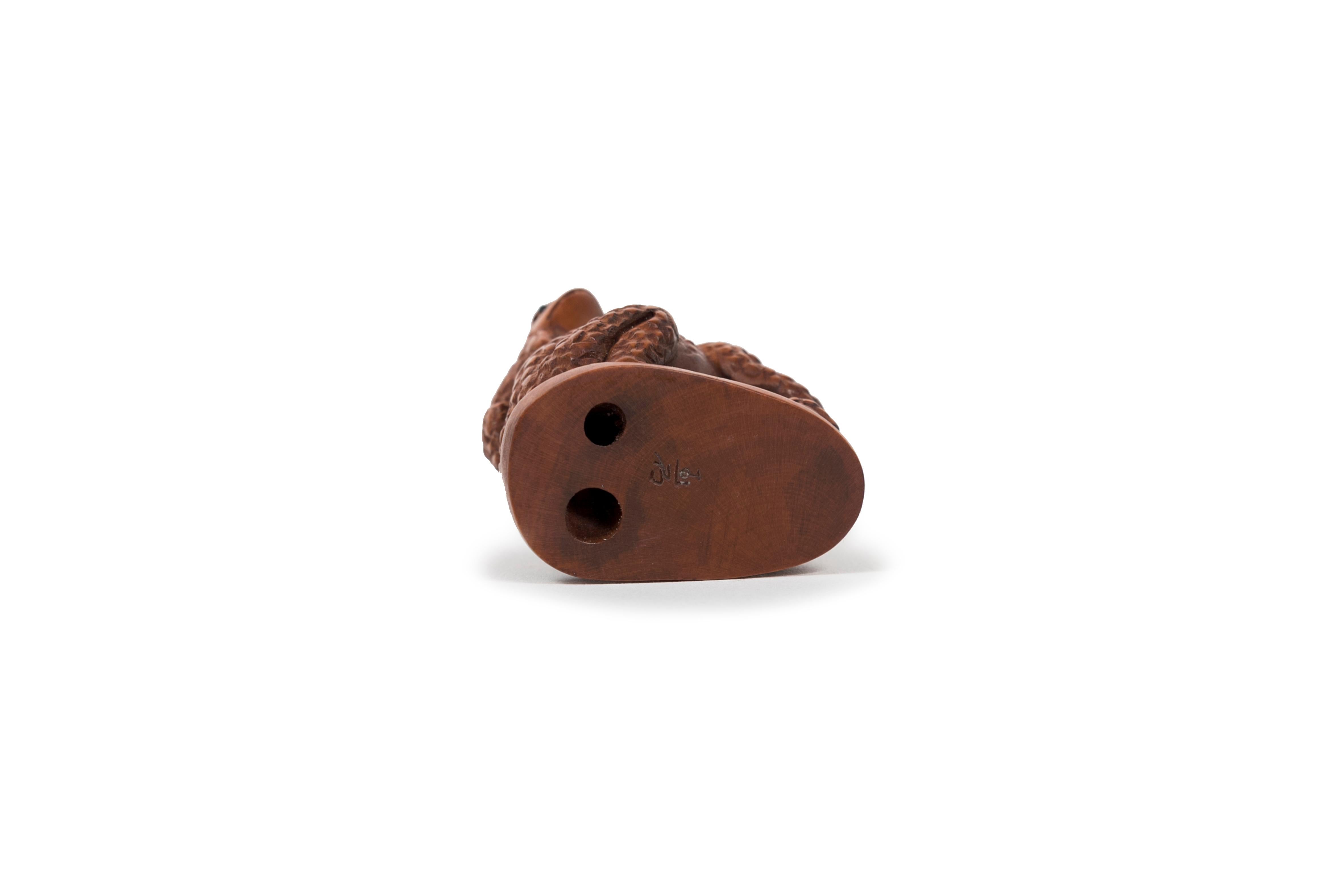 Netsuke giapponese in legno di bosso a forma di tre rospi impilati l'uno sull'altro In condizioni ottime in vendita a PARIS, FR
