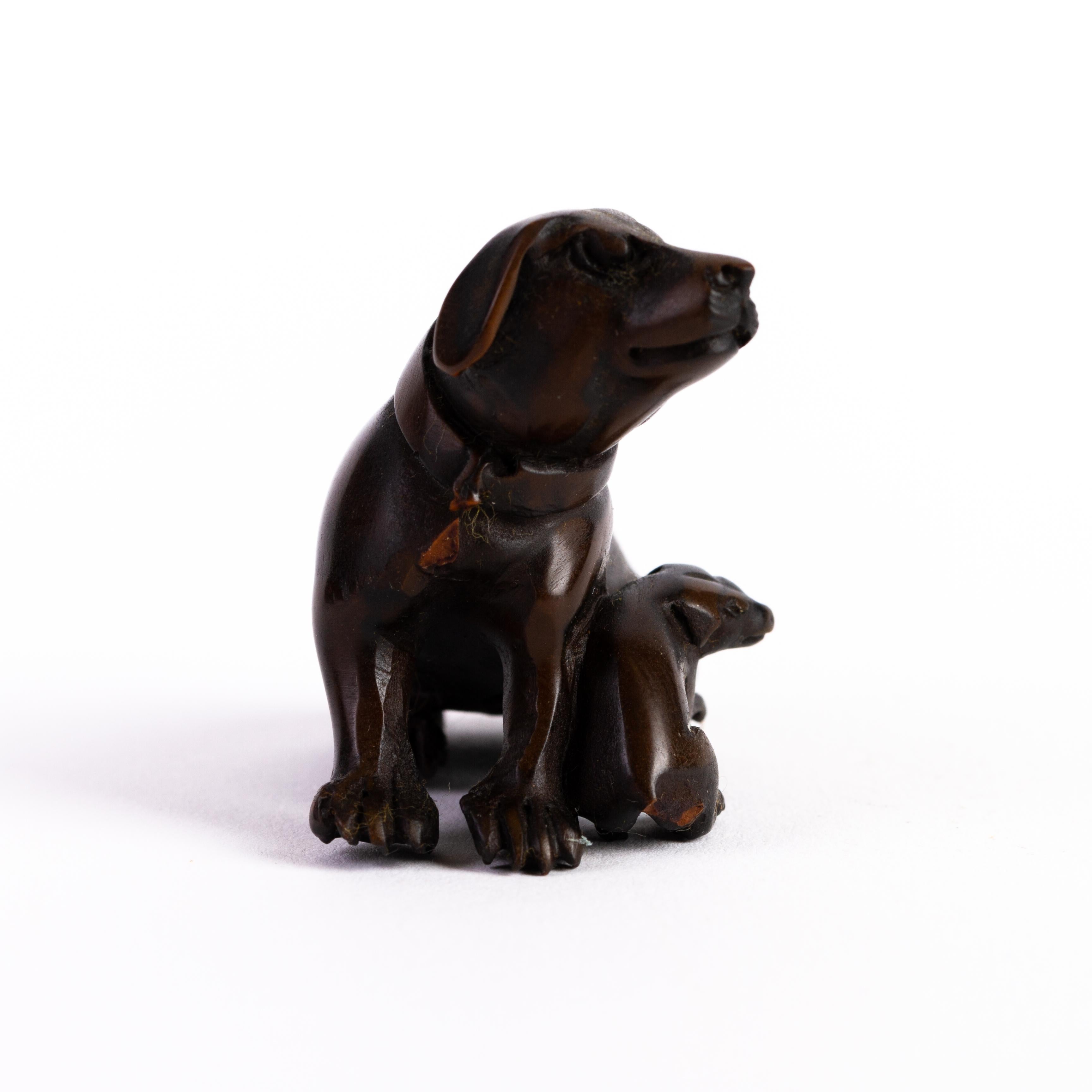From a private collection.
Free international shipping.
Japanese Boxwood Netsuke of Dogs 