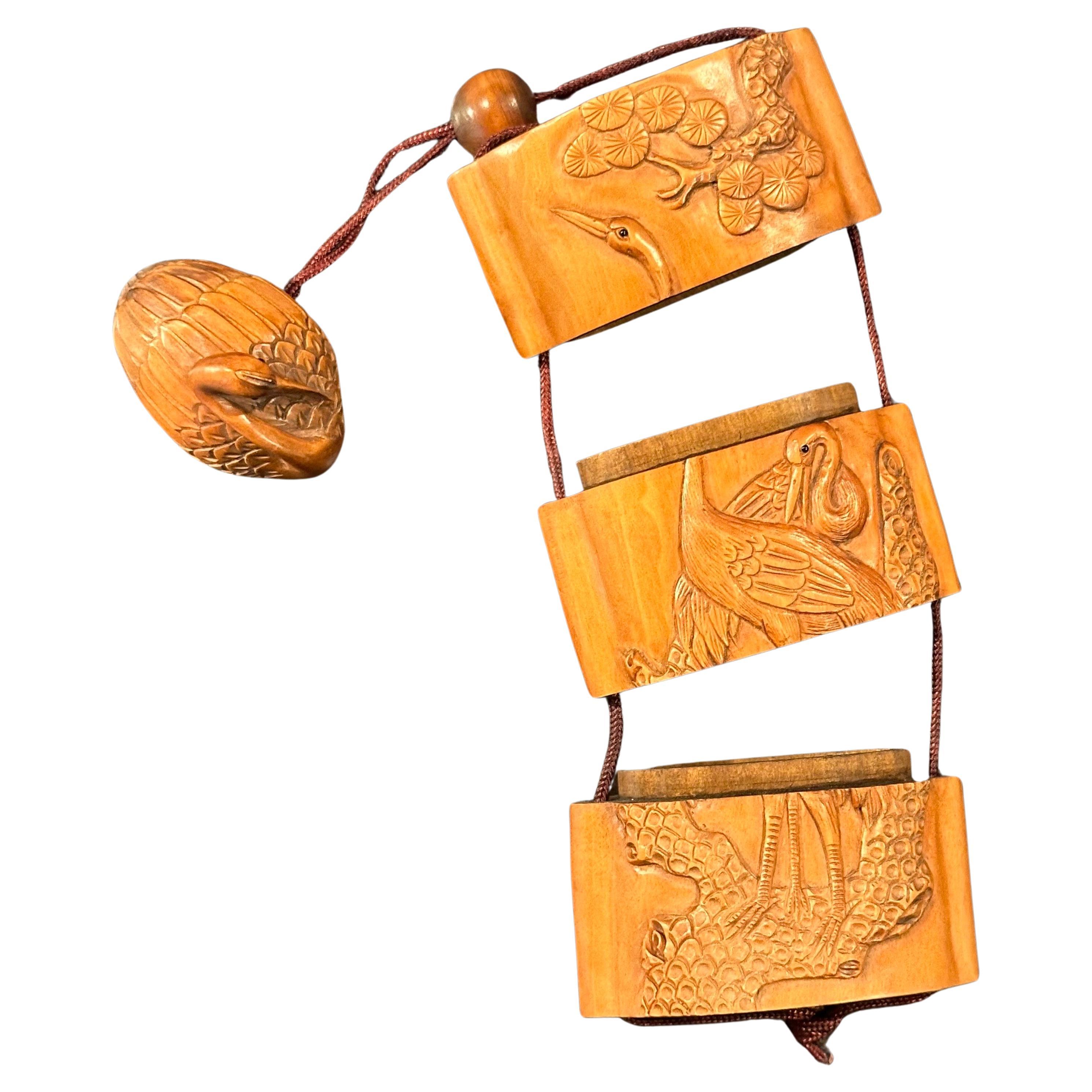 Japanese Boxwood Three Section Inro & Netsuke of Cranes by Tomotada In Good Condition In San Diego, CA