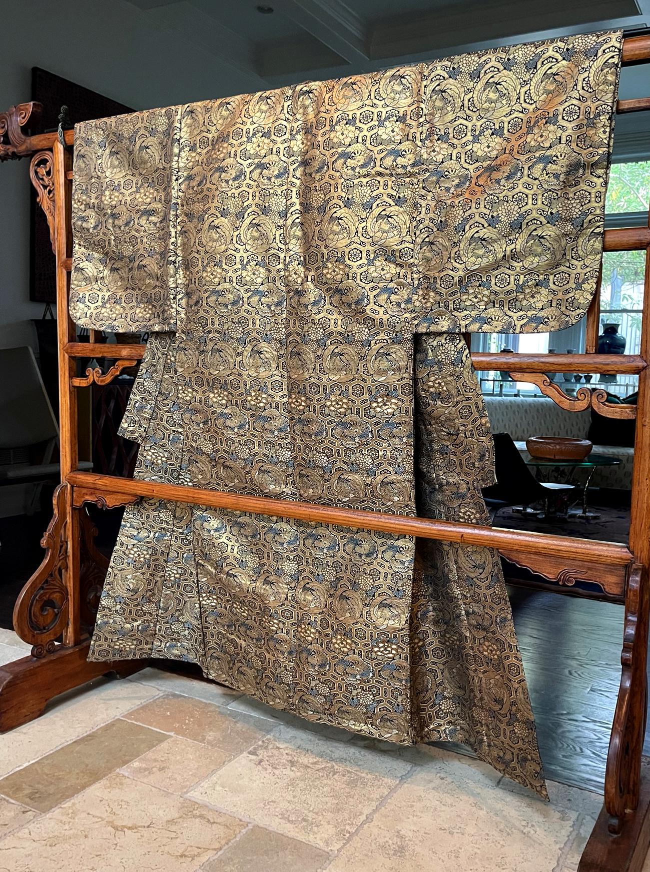 Robe de kimono en brocart japonais « Noh Costume » de la période Meiji en vente 5