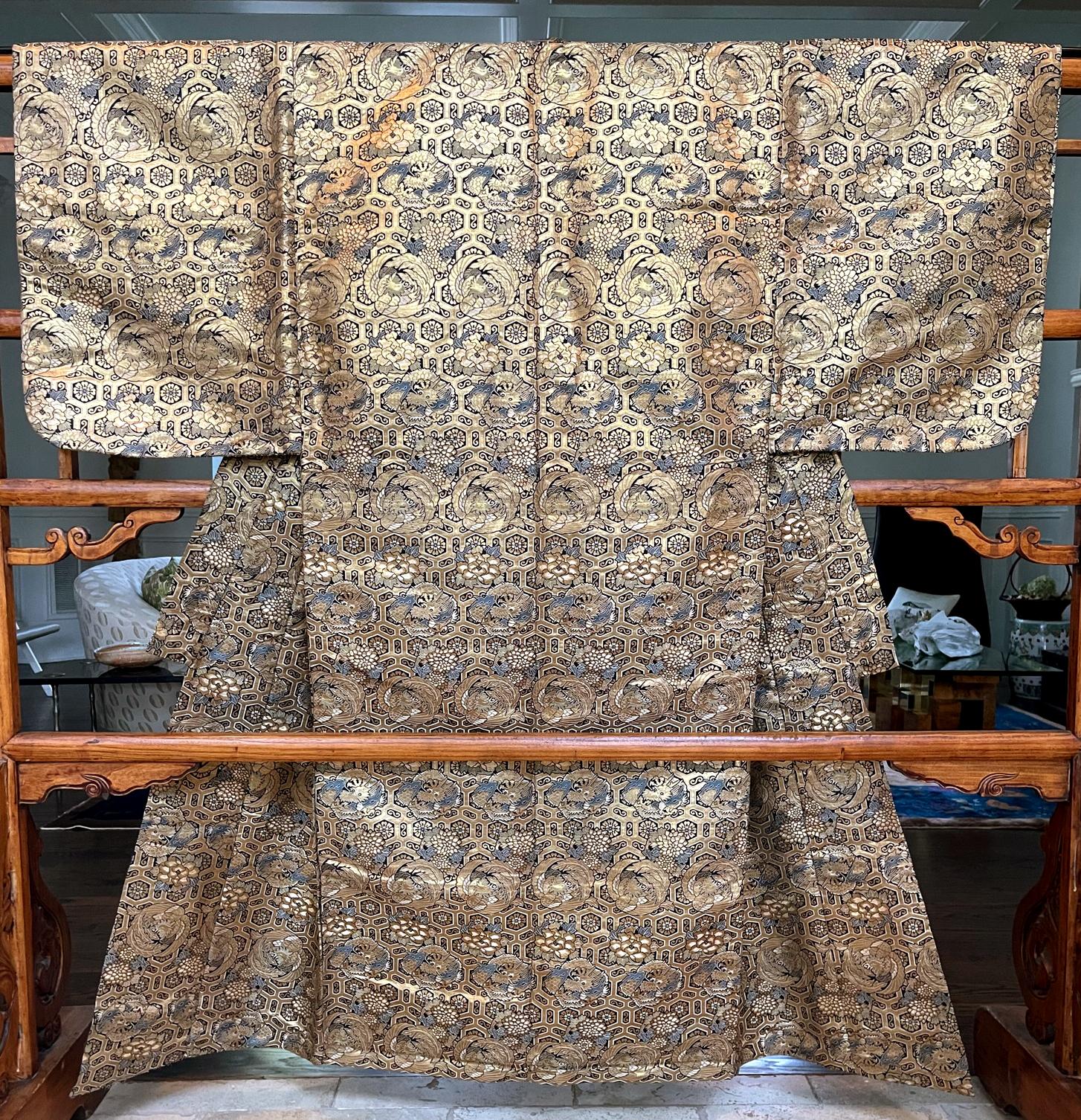 Tissage Robe de kimono en brocart japonais « Noh Costume » de la période Meiji en vente