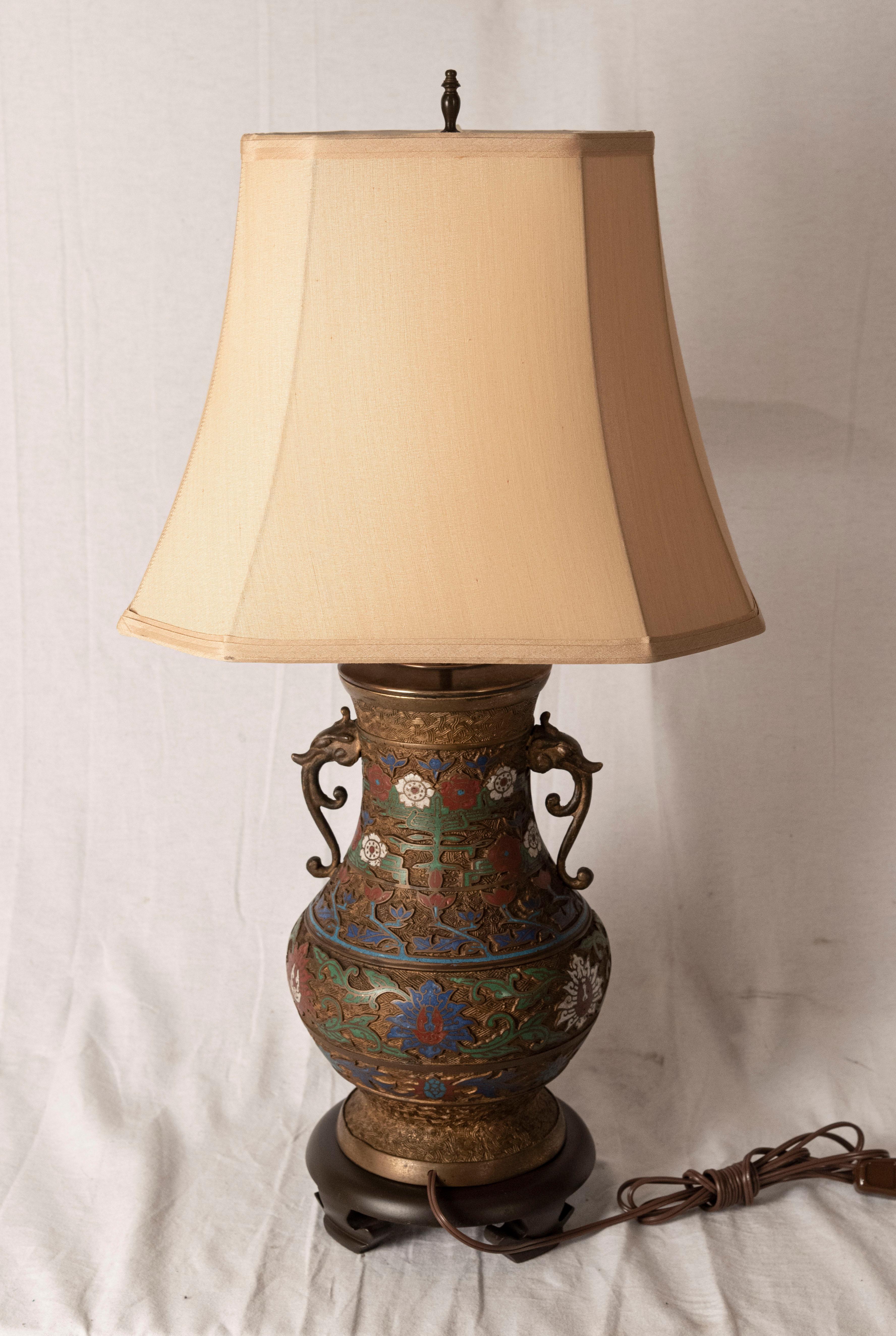 Lampada a vaso giapponese in bronzo e smalto champlevé In condizioni buone in vendita a Salt Lake City, UT