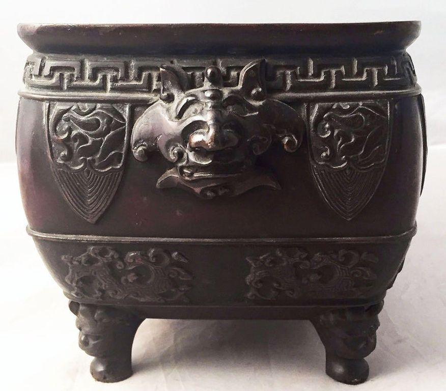 Japanese Bronze Bonsai Planter from the Meiji Period For Sale 9