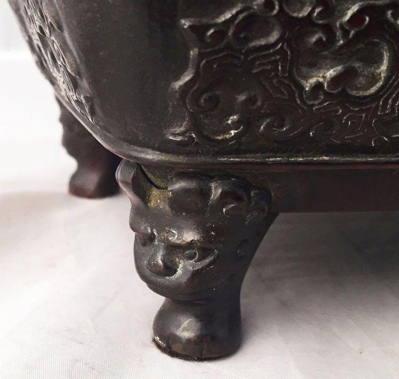 Japanese Bronze Bonsai Planter from the Meiji Period For Sale 11
