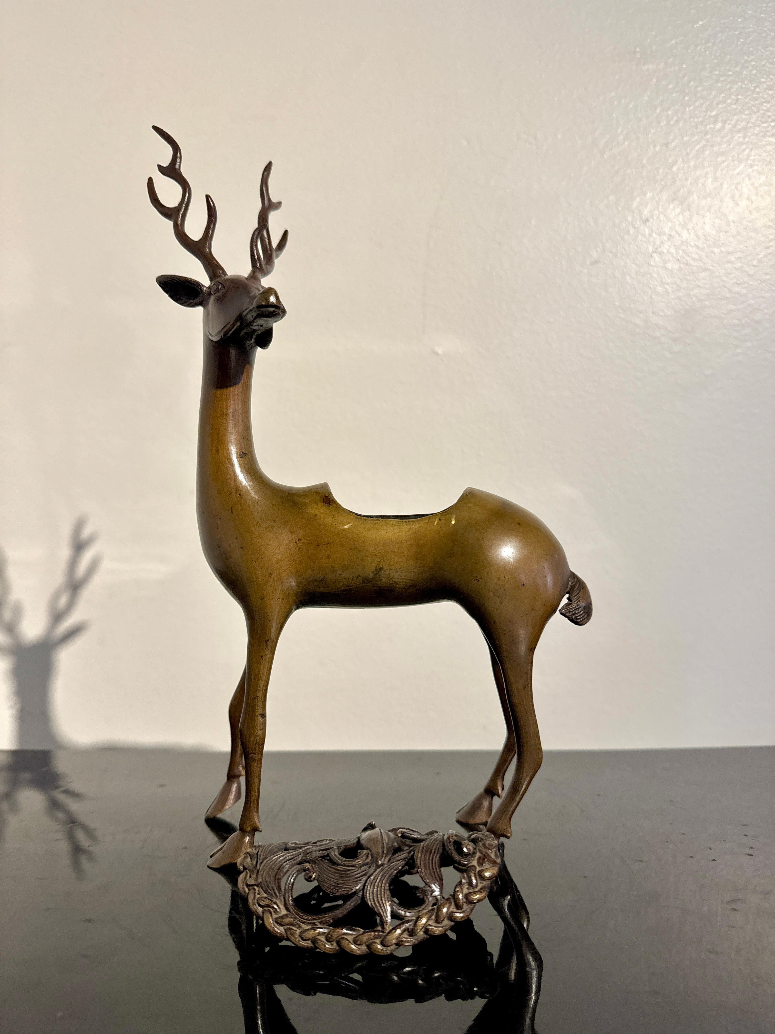 Japanese Bronze Deer Incense Burner, Koro, Meiji Period, late 19th c, Japan 2