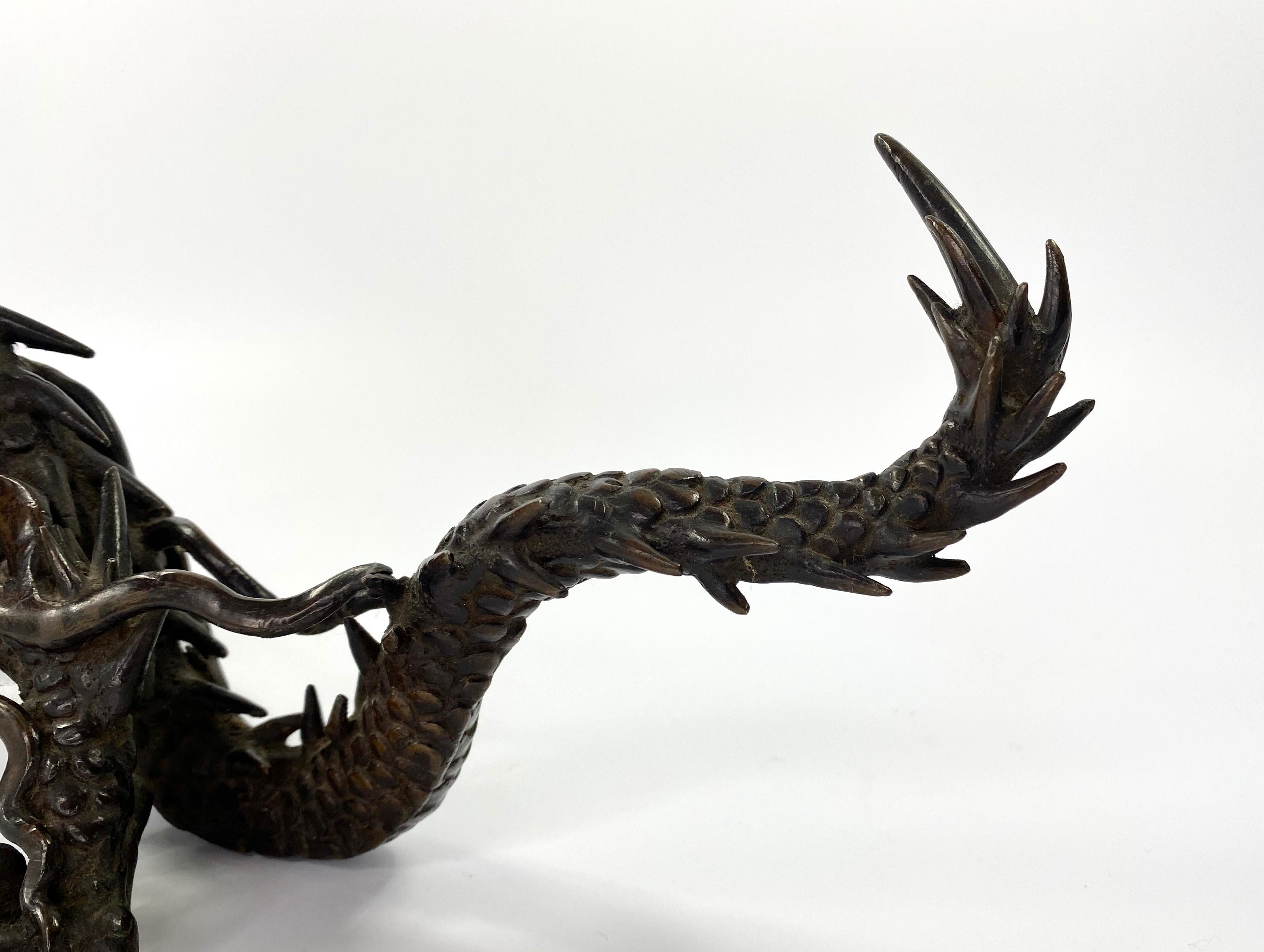 Japanischer Bronze-Drache Okimono:: Meiji-Periode (Gegossen)