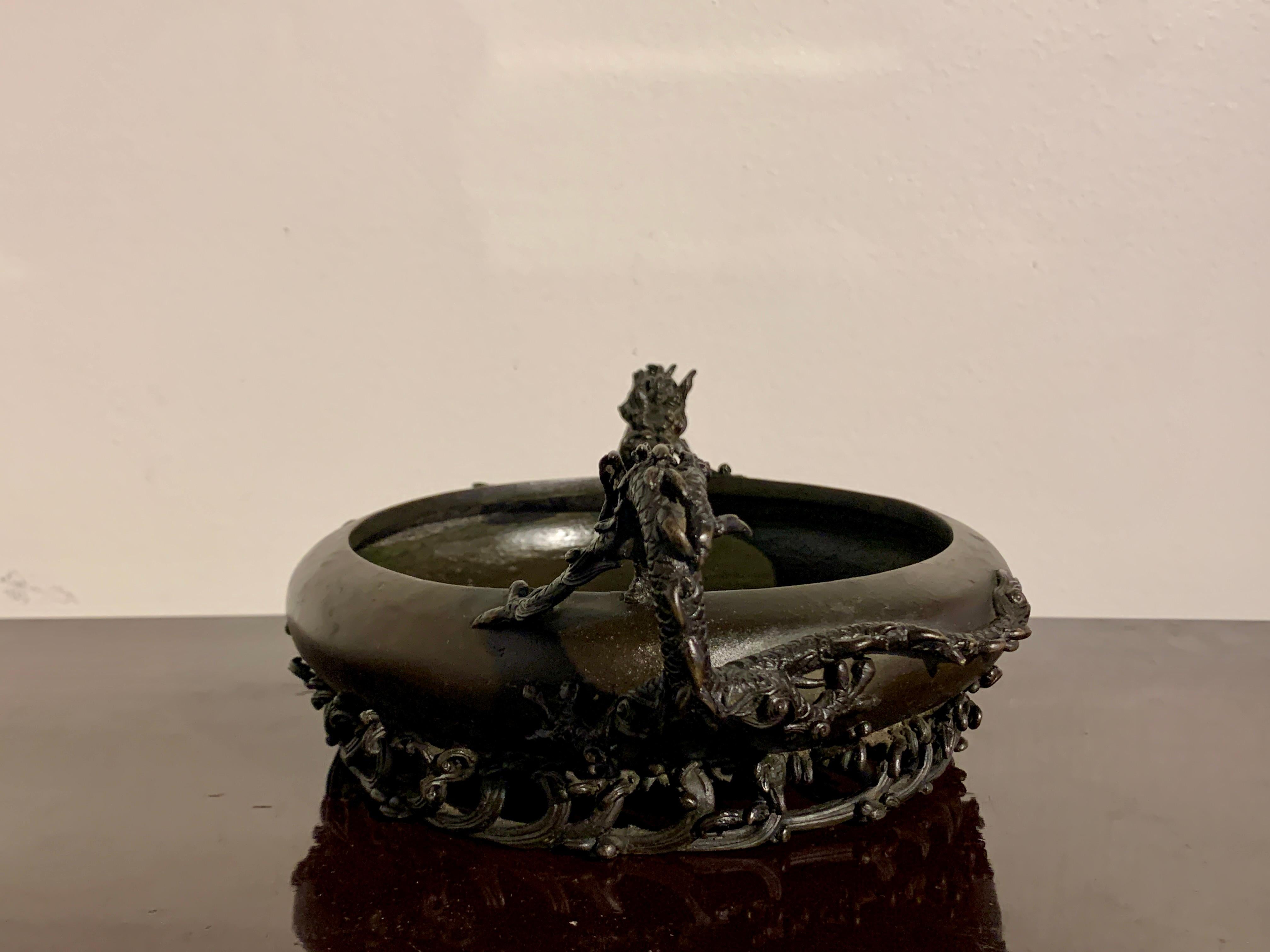 Japanese Bronze Dragon Suiban, Ikebana Vessel, Meiji Period, Japan In Good Condition In Austin, TX