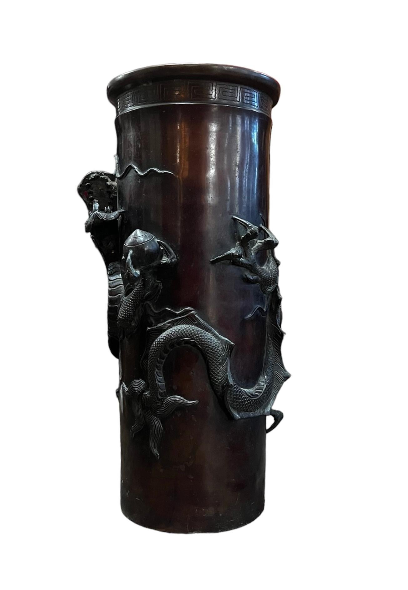 Vaso giapponese con drago in bronzo In condizioni buone in vendita a FITZROY, AU