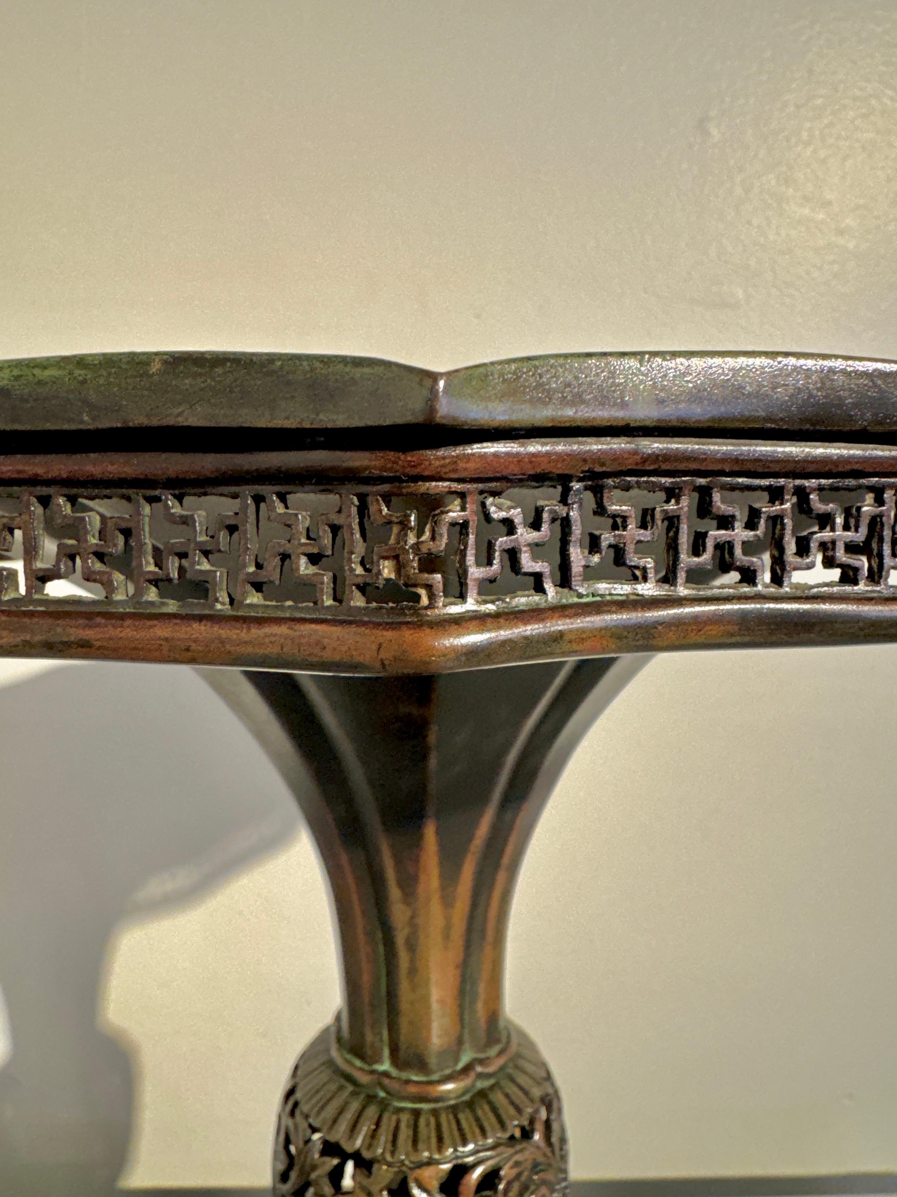 Japanese Bronze Flower Vase, Edo to Meiji Period, circa 1860, Japan For Sale 1