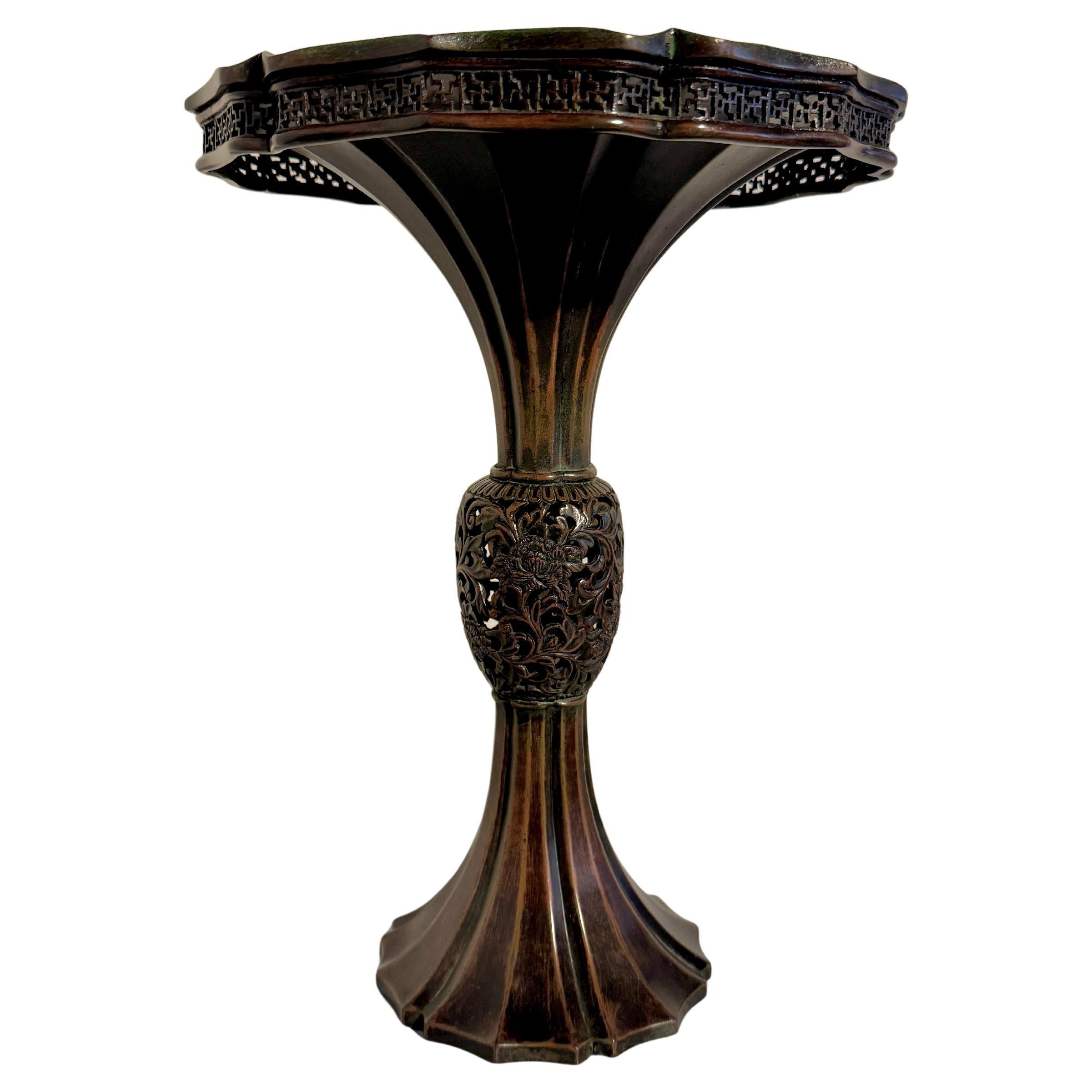 Japanese Bronze Flower Vase, Edo to Meiji Period, circa 1860, Japan