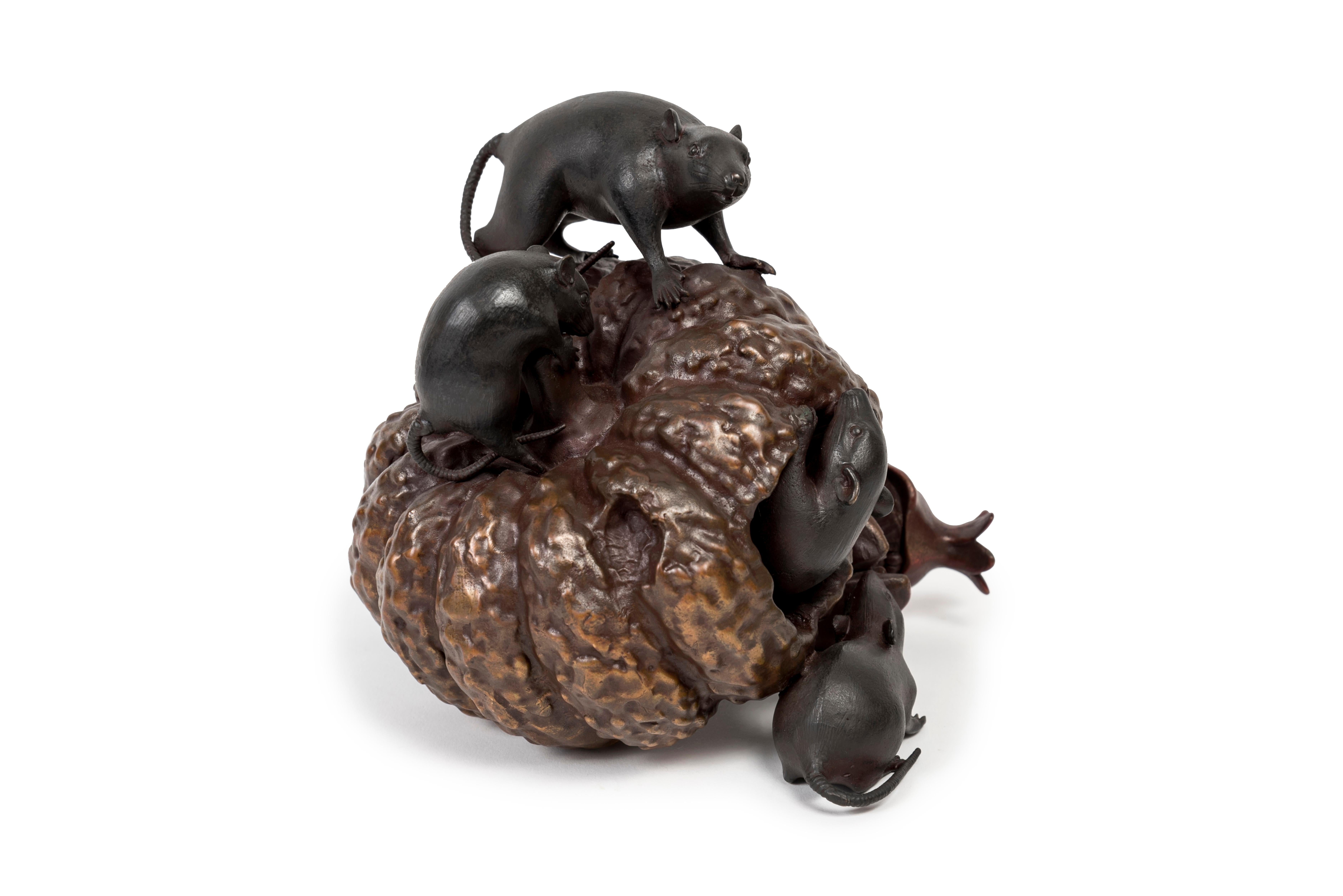 Japanese Bronze Group of Mice, Pumpkin and Pomegranate In Excellent Condition For Sale In PARIS, FR