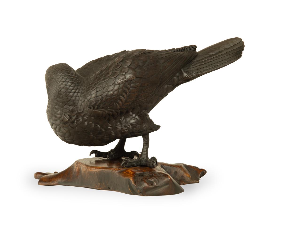 Japanese Bronze Hawk Okimono by Maruki In Good Condition For Sale In Christchurch, GB