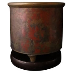 Hibachi giapponese in bronzo con una ricca patina rossa, periodo Meiji