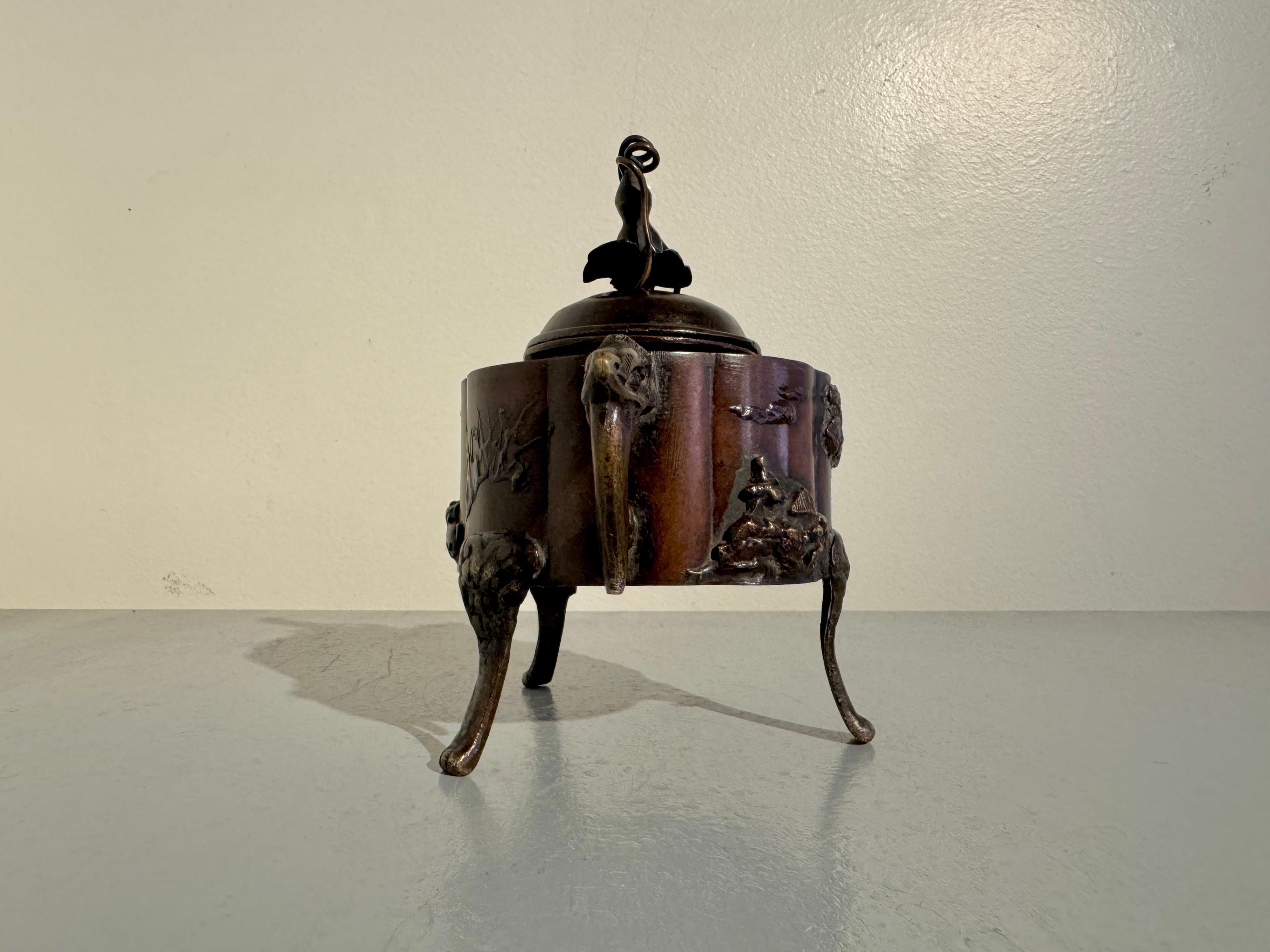 Japanese Bronze Incense Burner, Koro, Meiji Period, circa 1900, Japan In Good Condition In Austin, TX