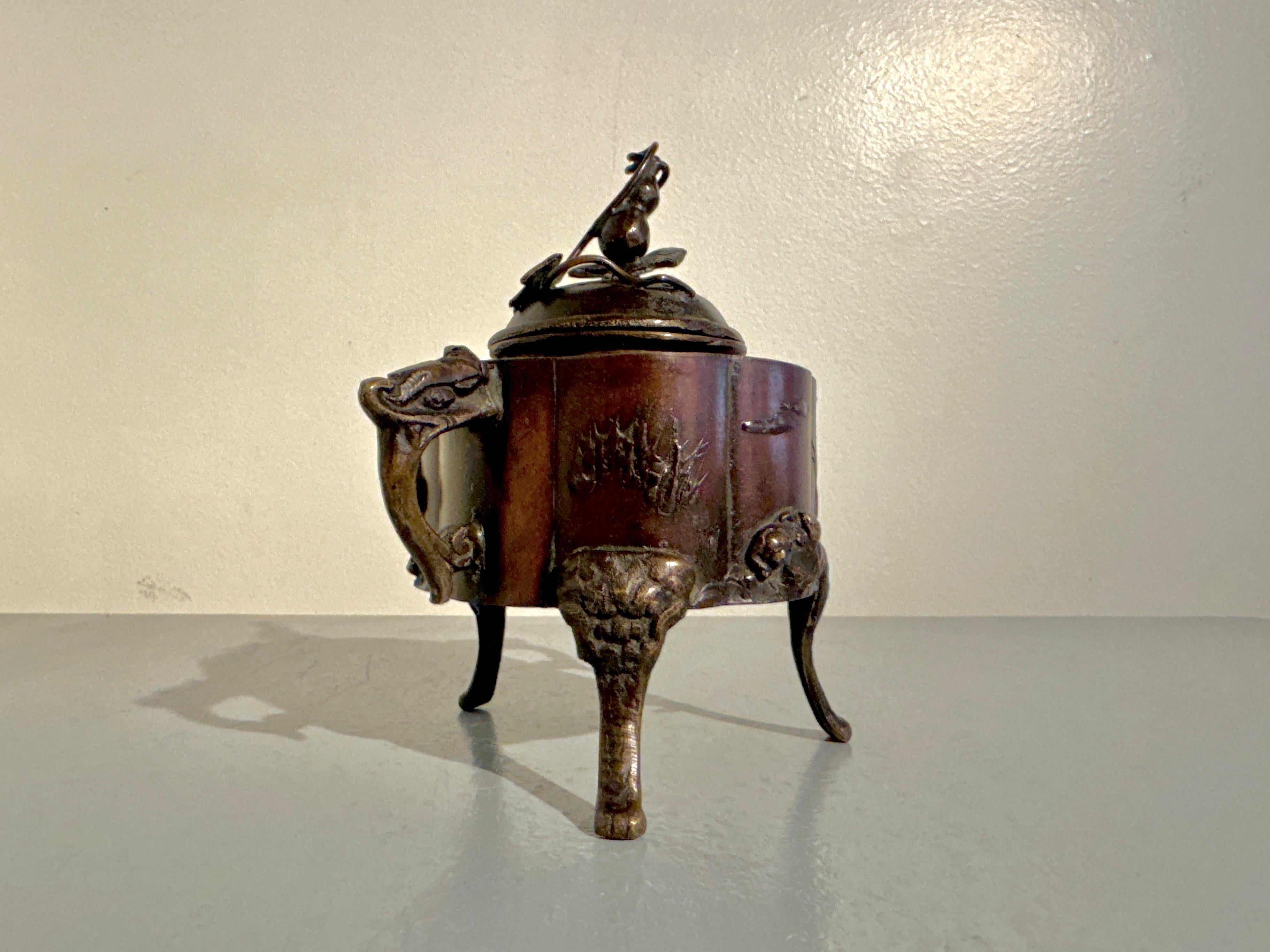 Japanese Bronze Incense Burner, Koro, Meiji Period, circa 1900, Japan 2