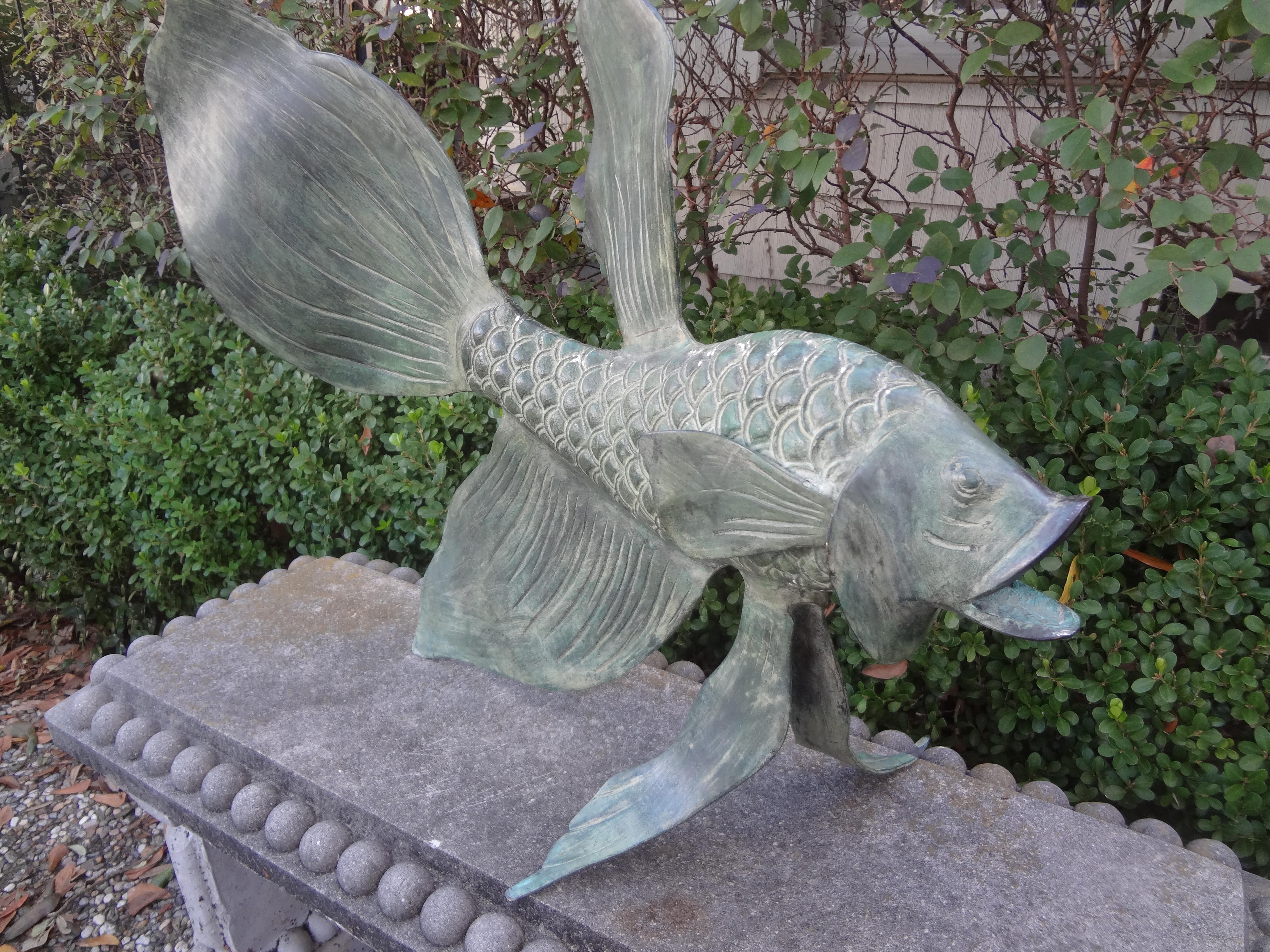 Sculpture japonaise de poisson Koi en bronze Bon état - En vente à Houston, TX