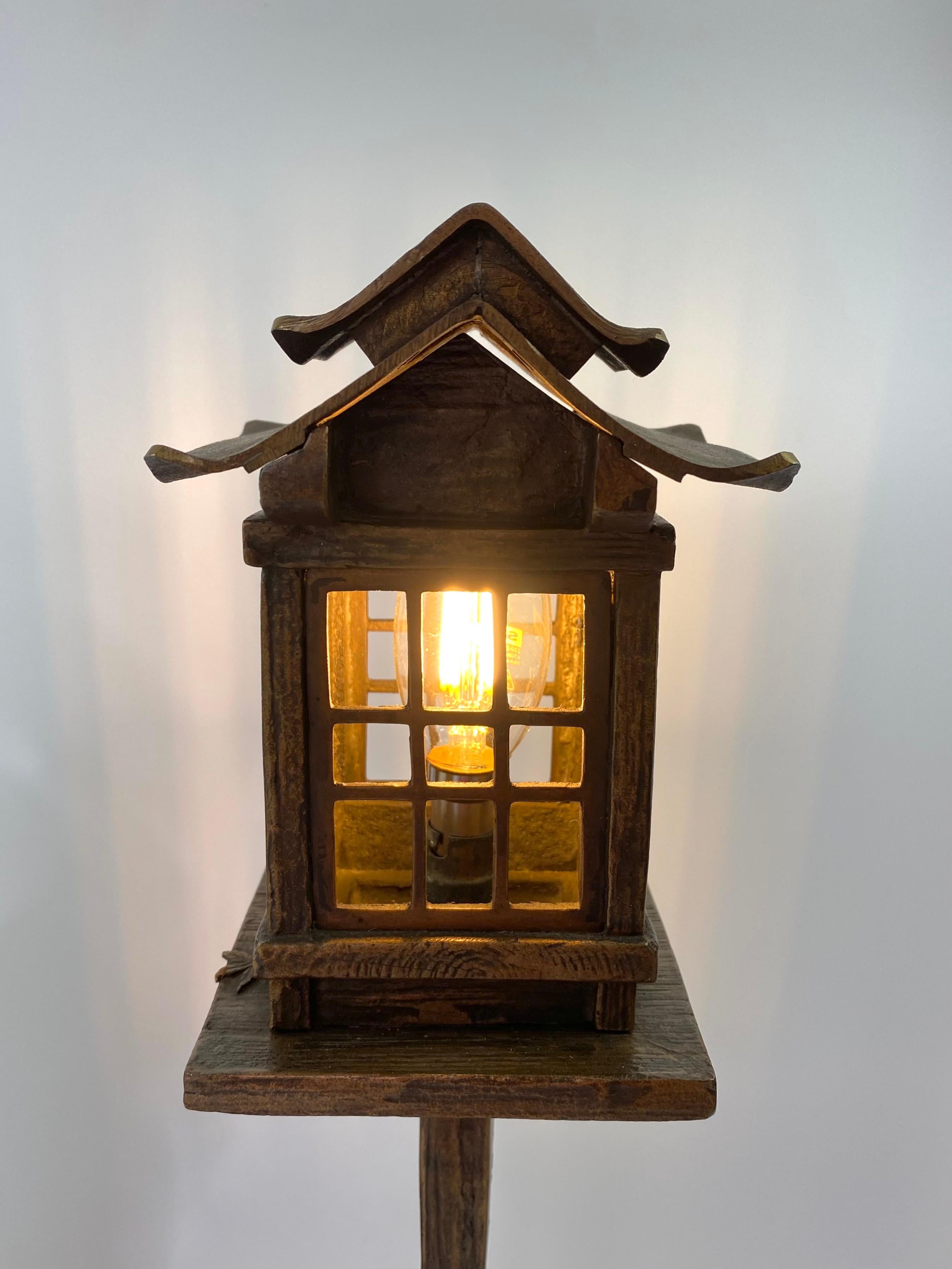 Japanese Bronze Lamp, Signed Yoshitani, 美谷特製, Meiji Period 10