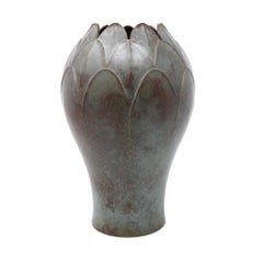 Vase lotus japonais en bronze de Hongo Toshihiko