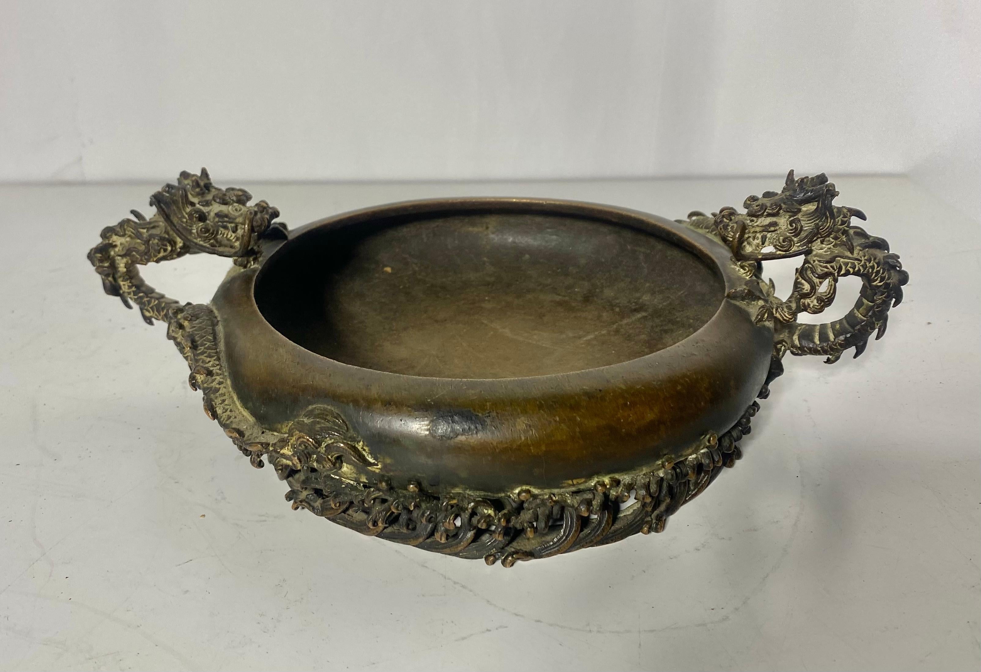 Japanese JAPANESE BRONZE  Meiji Period Low Oval Bowl with two full-body writing dragons For Sale