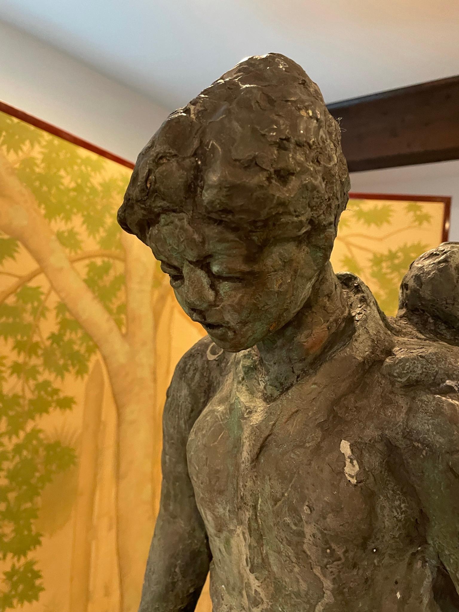 Japanische japanische Bronzeskulptur aus der Mitte des Jahrhunderts „Mutter und Kinder Kiku“ im Zustand „Gut“ im Angebot in South Burlington, VT