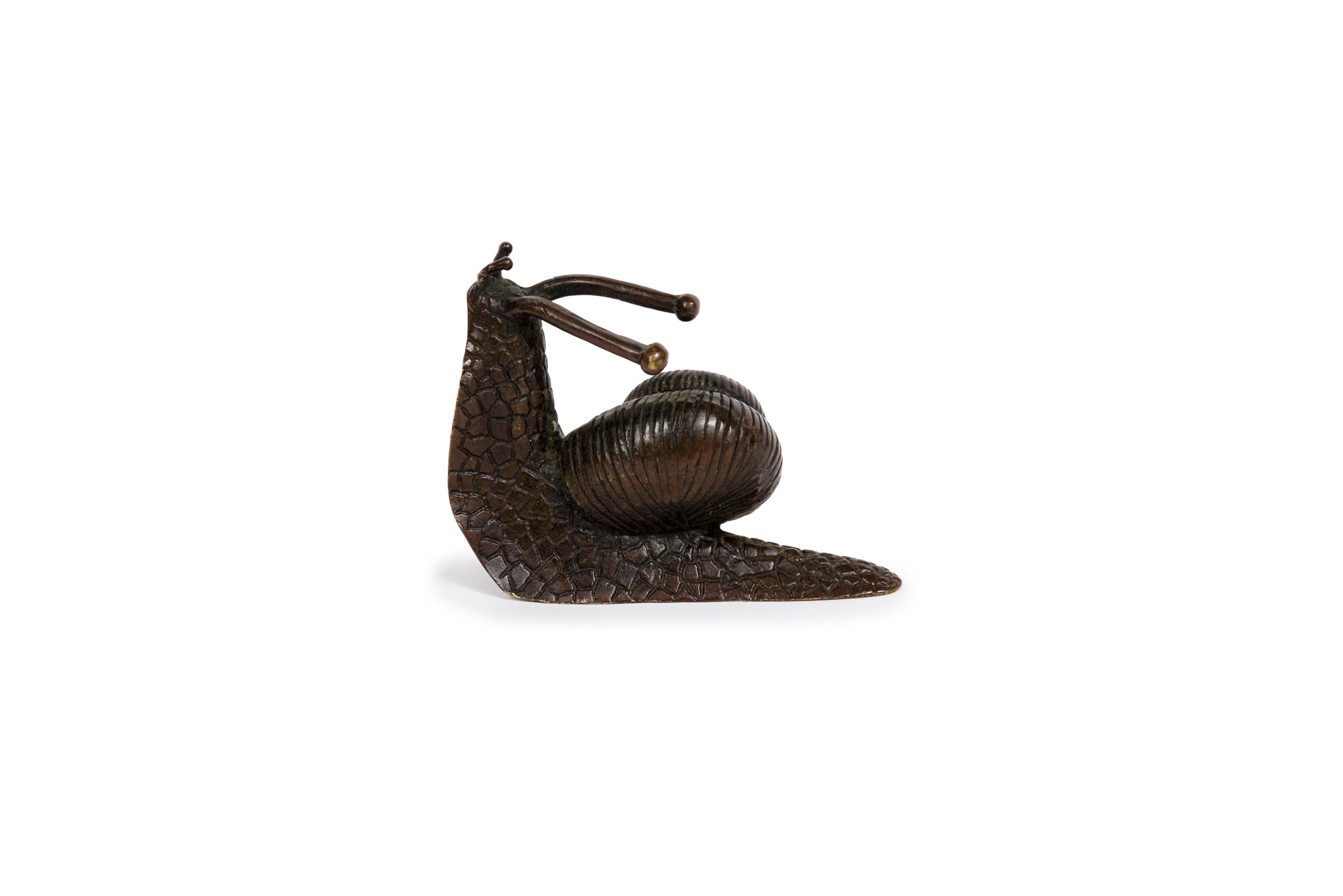 Meiji Bronze japonais représentant un escargot dans un sac naturaliste en vente