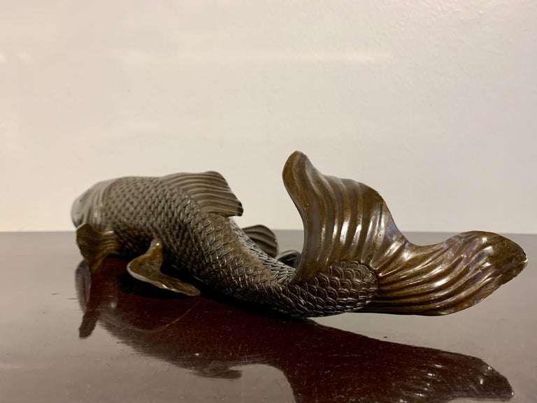 Japanese Bronze Okimono of a Carp, Taisho Period, Early 20th Century, Japan In Good Condition For Sale In Austin, TX