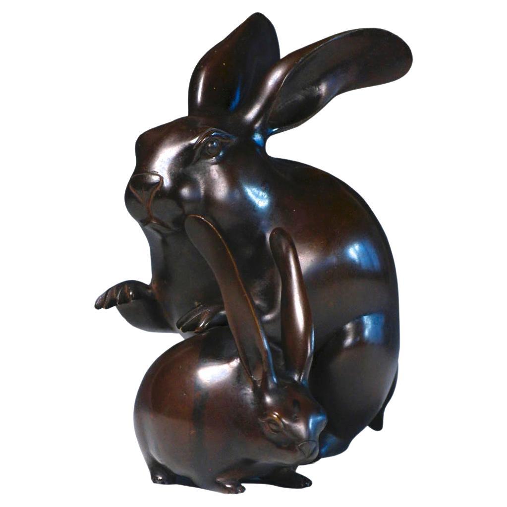 Japanische Kaninchen aus Bronze im Angebot