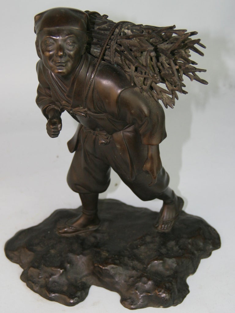 Japanese Bronze Sculpture of a Peasant Worker 1920's In Good Condition For Sale In Douglas Manor, NY
