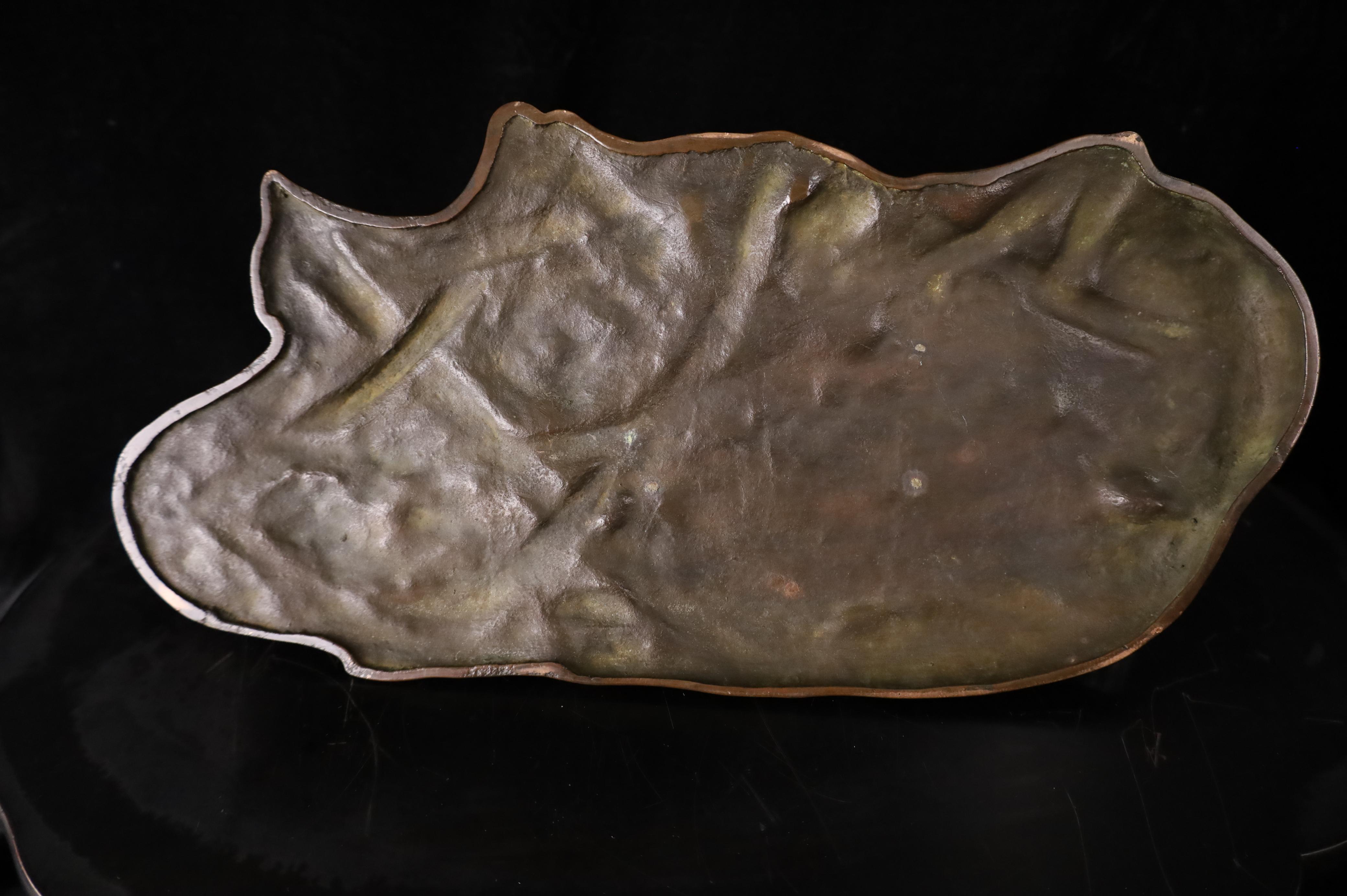 Japanese Bronze Sculpture of Two Birds on Leaf Base – Showa Period. Signed For Sale 15