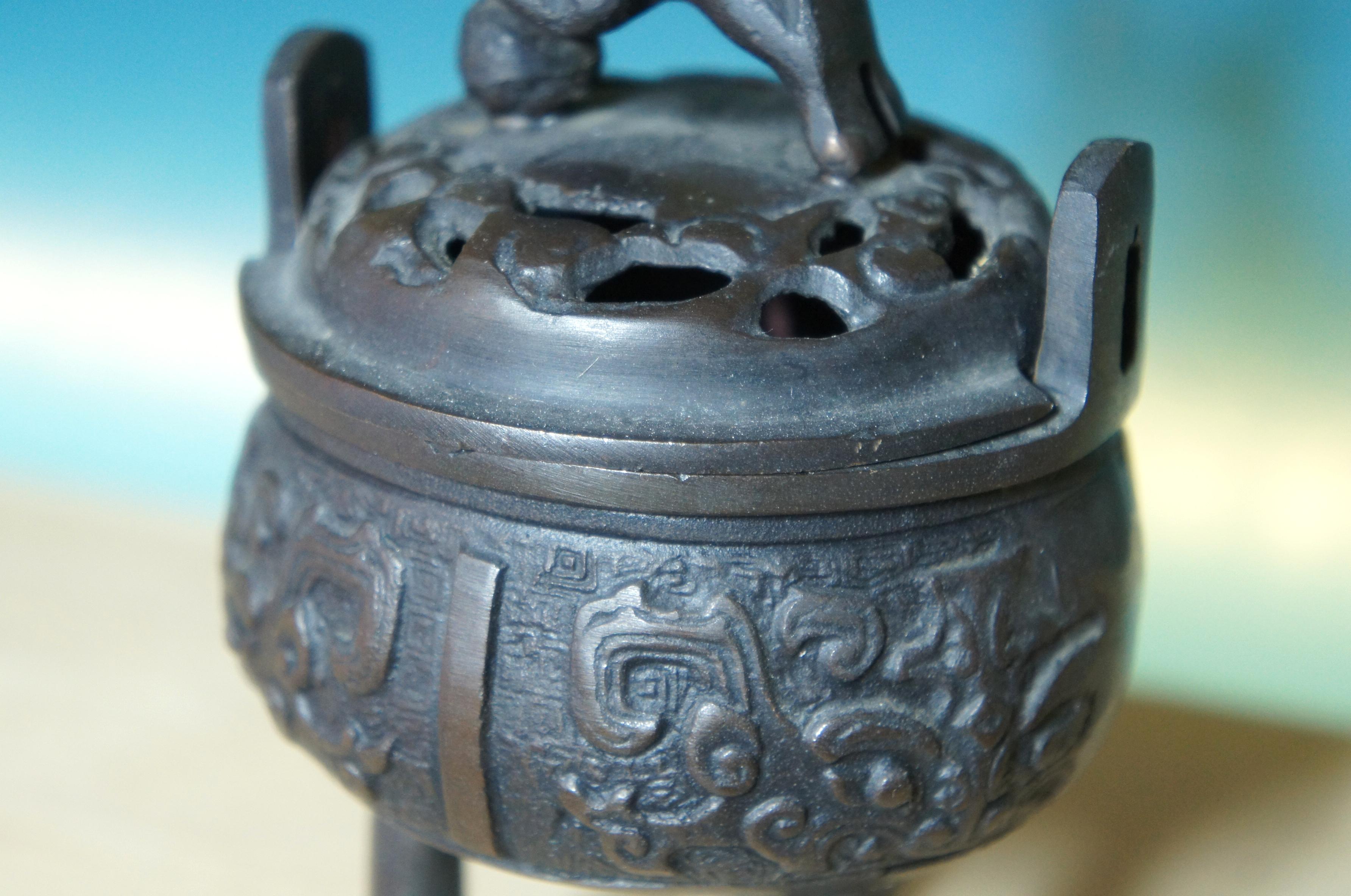 Japanese Bronze Shishi Lion Foo Dog Small Incense Burner, 1960s For Sale 4