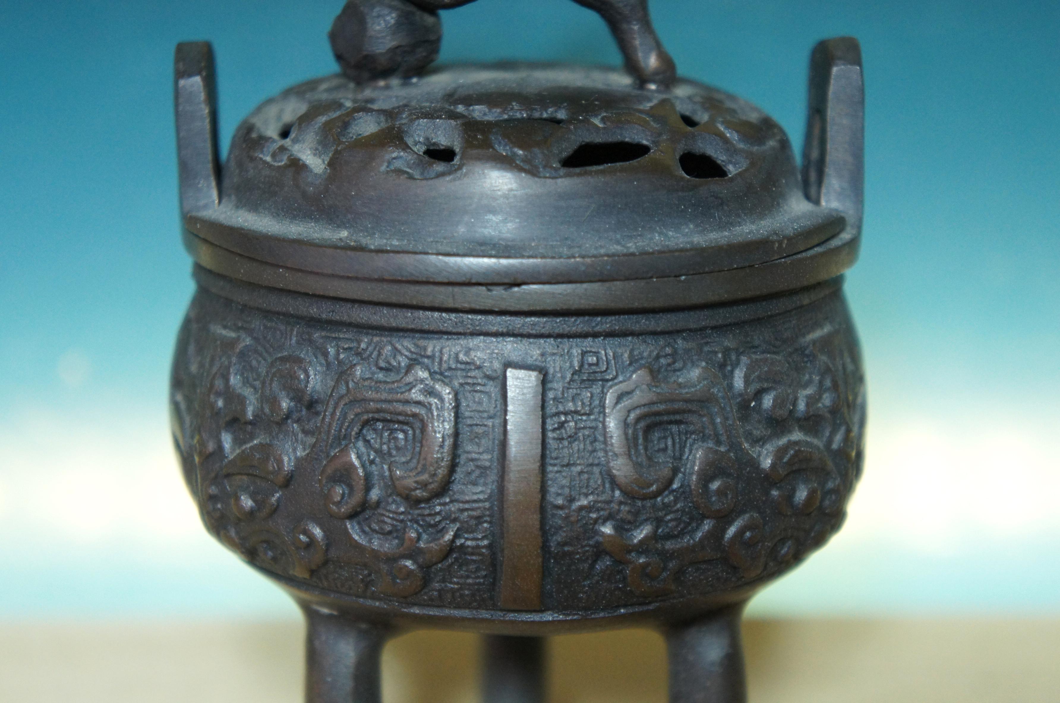 Japanese Bronze Shishi Lion Foo Dog Small Incense Burner, 1960s For Sale 3