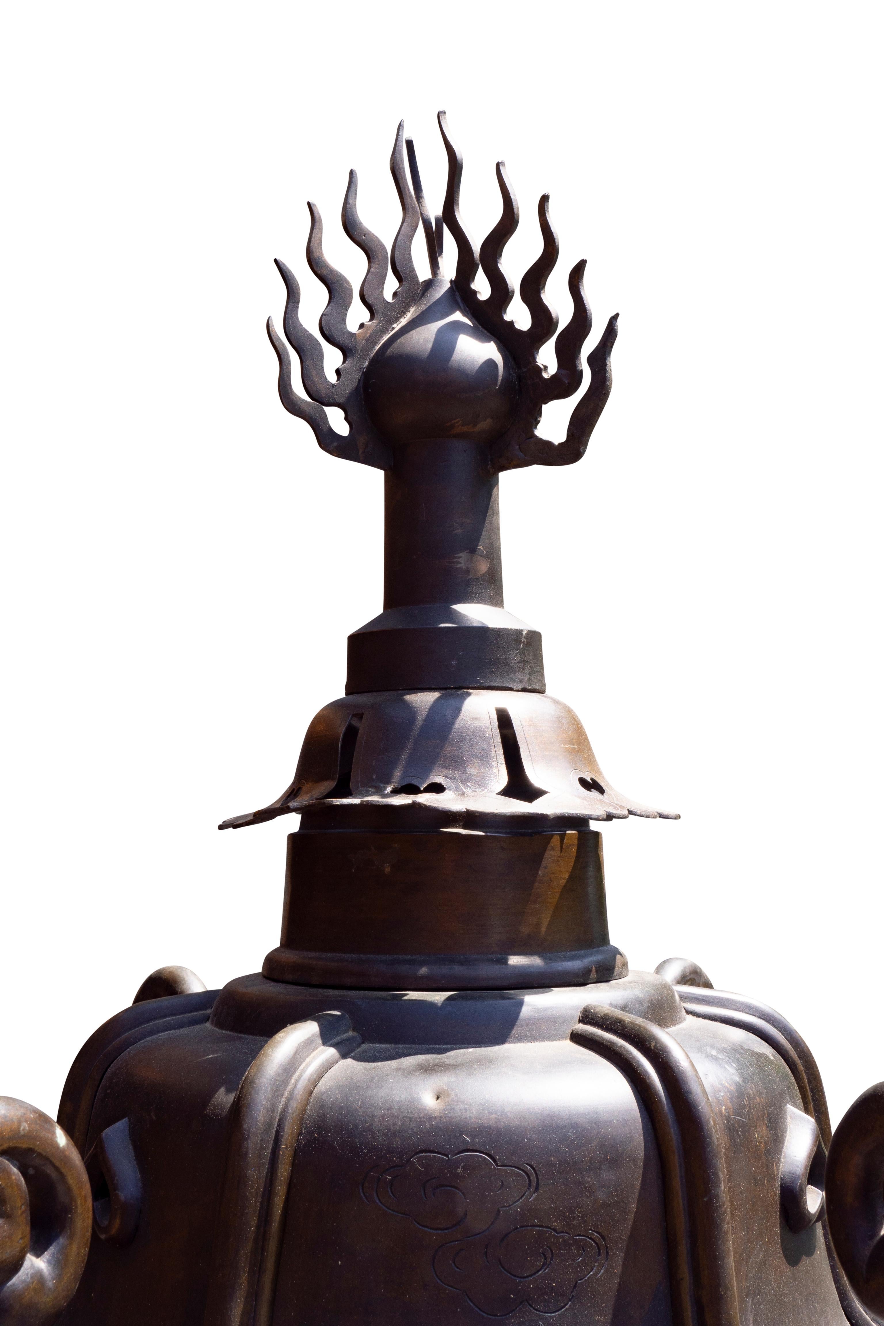 Lanterne de sanctuaire japonaise en bronze en vente 6