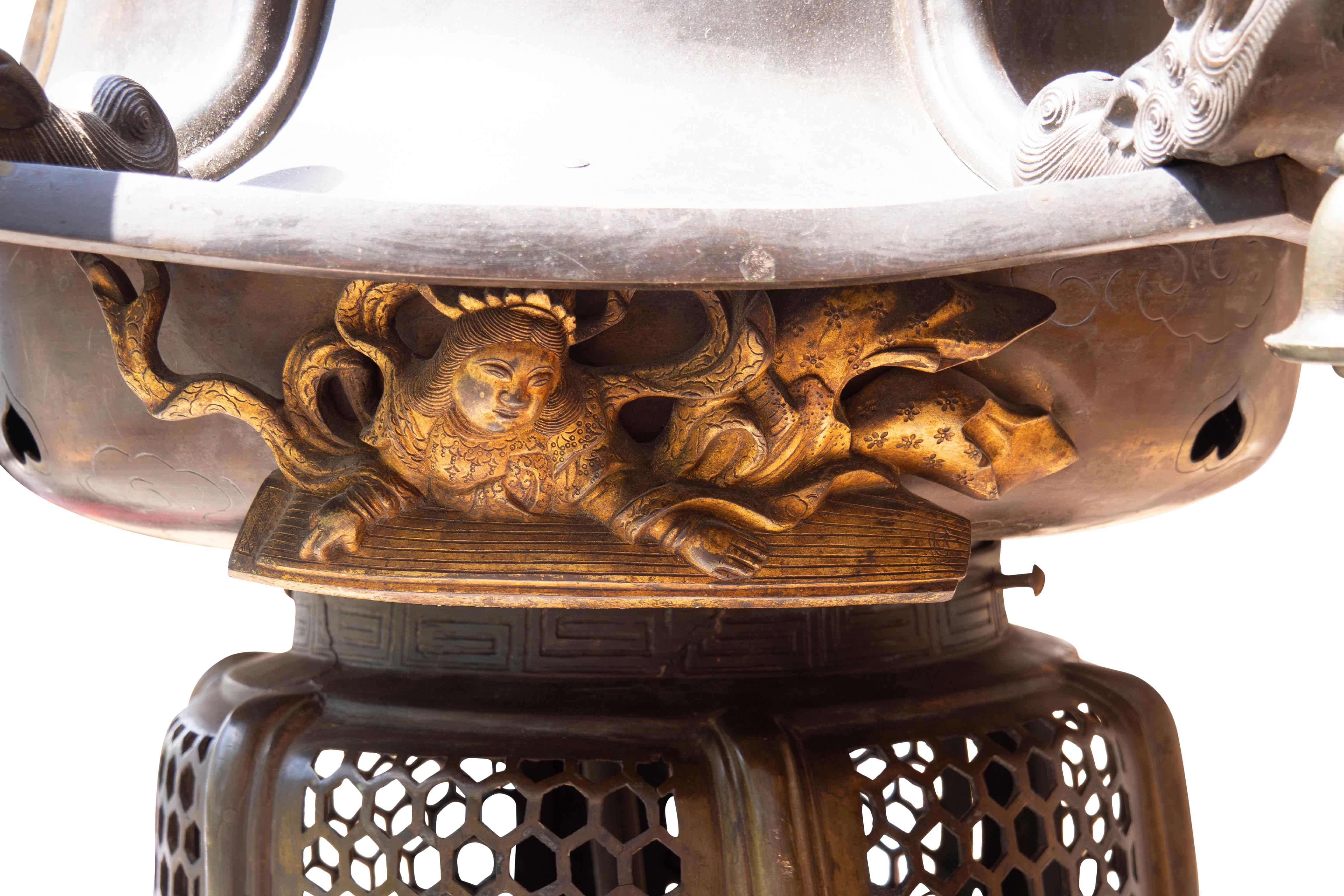 Japanese Bronze Shrine Lantern For Sale 10