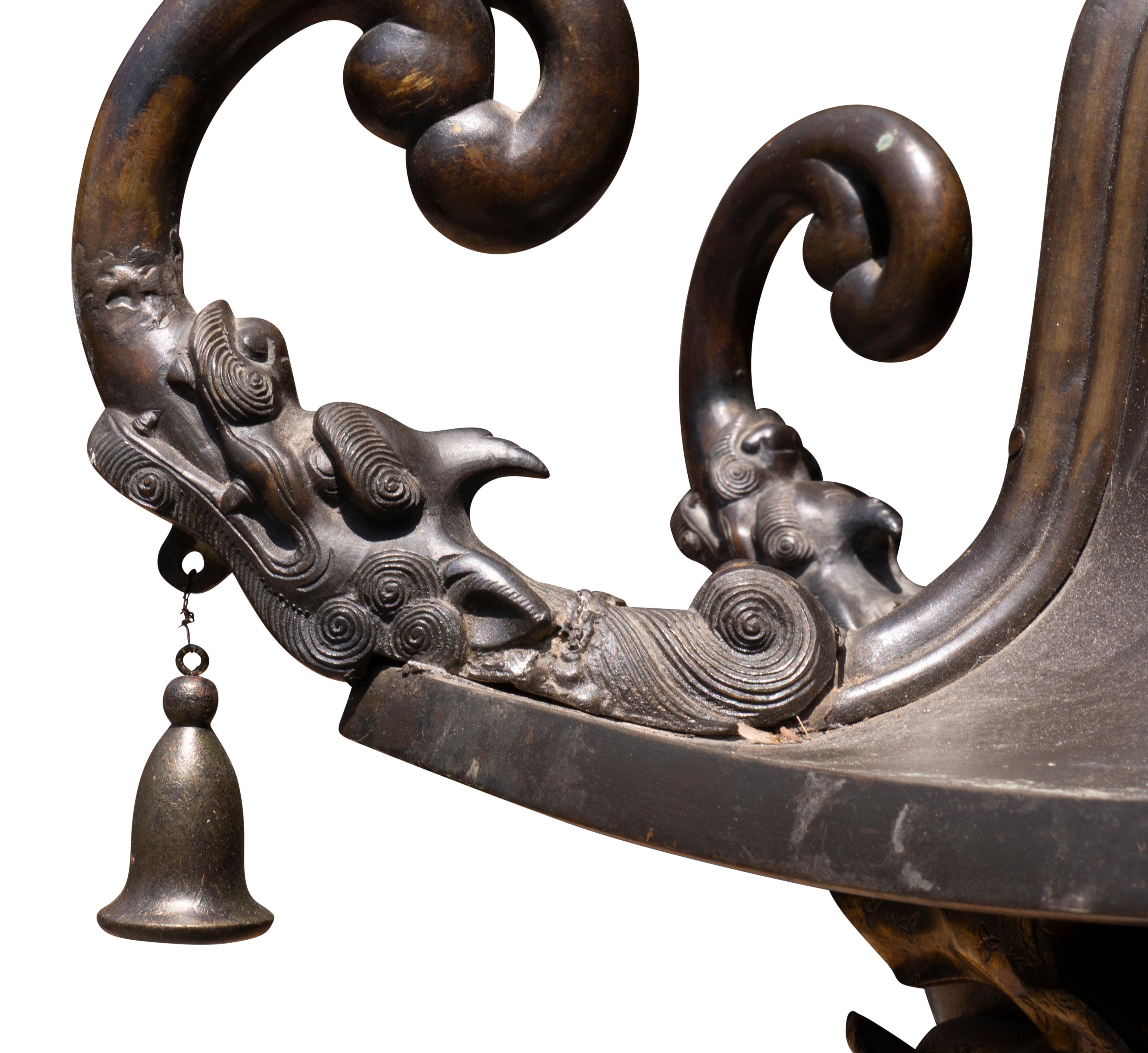 Bronze Lanterne de sanctuaire japonaise en bronze en vente