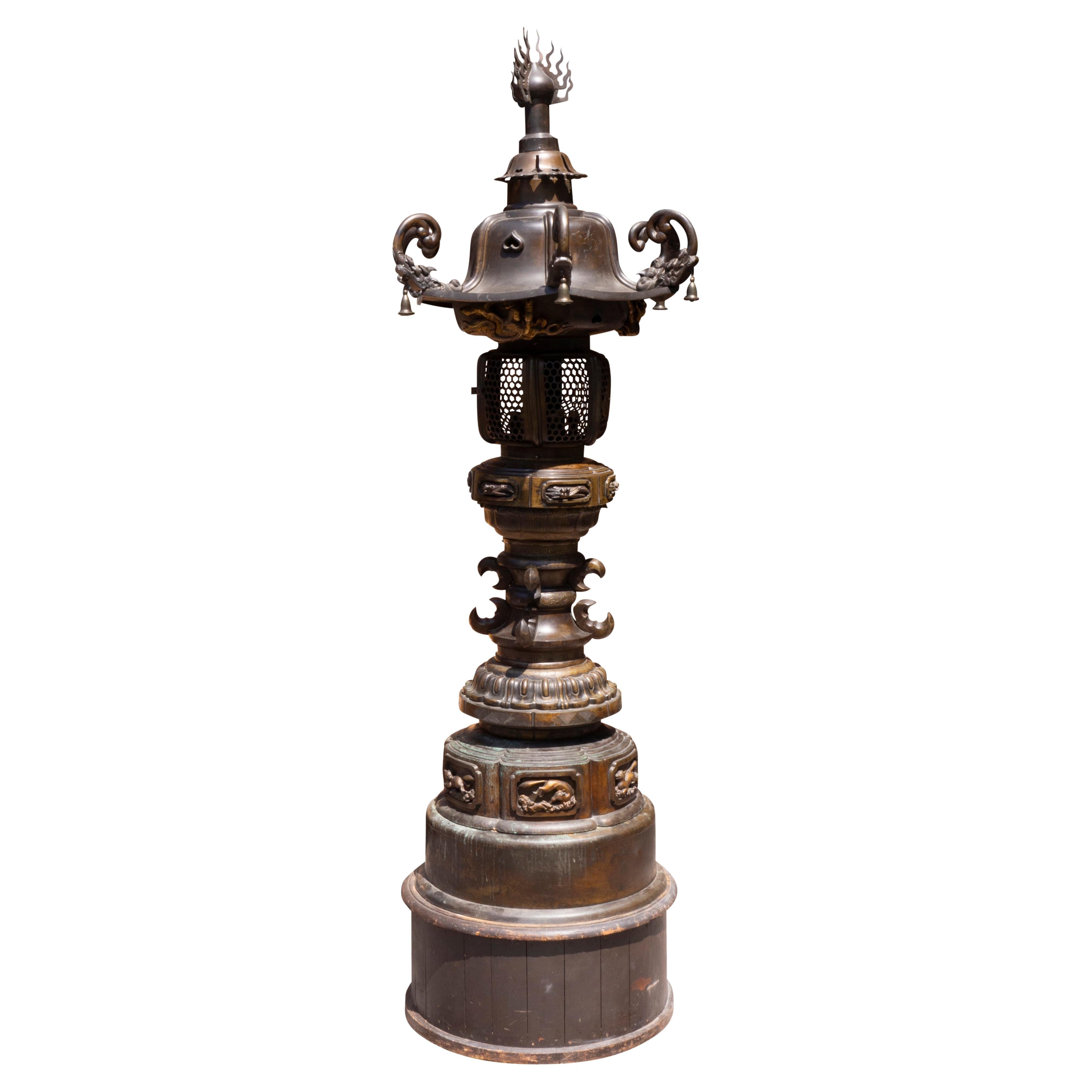 Lanterne de sanctuaire japonaise en bronze en vente