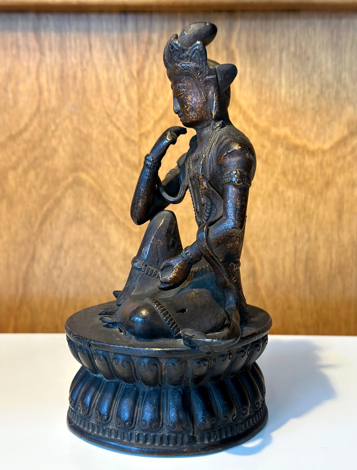 Edo Japanese Bronze Statue Nyoirin Kannon on Lotus Throne For Sale