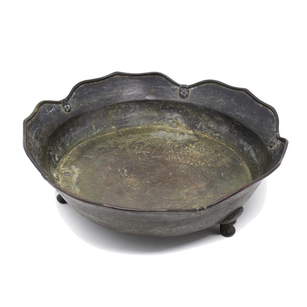 Forged Japanese Bronze Tripod Ritual Wash Basin (Ashitsuki-darai) For Sale