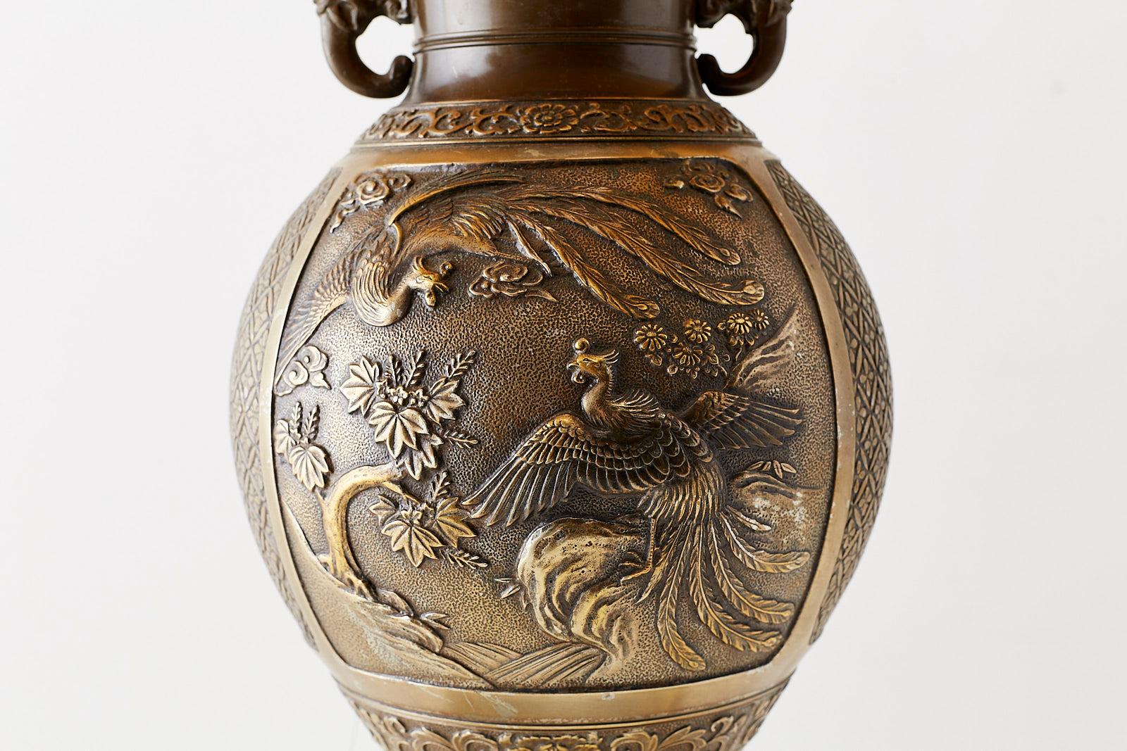 Fait main Vase urne japonais en bronze monté en lampe de bureau en vente