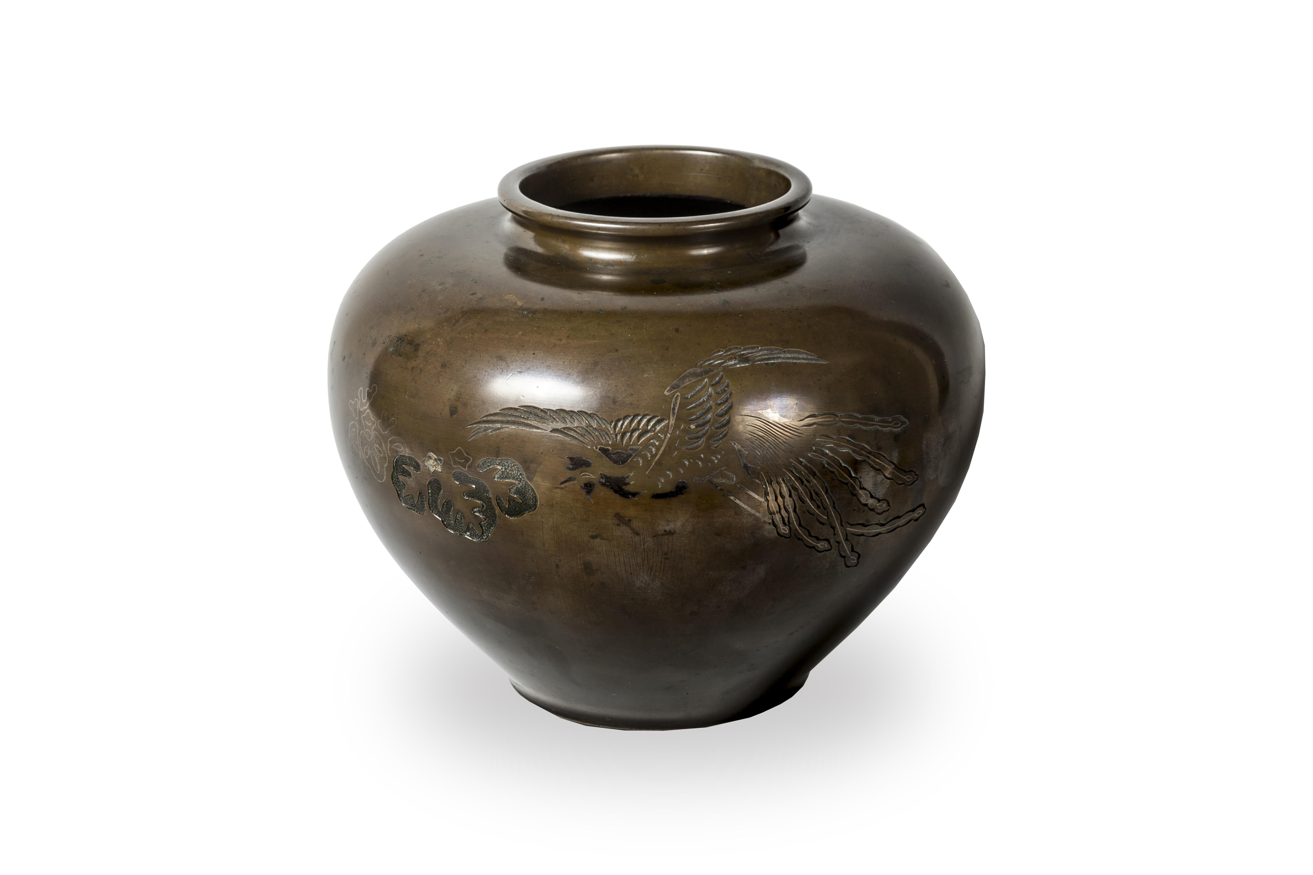 Showa Japanese Bronze Vase decorated with a Phoenix and paulownia leaves For Sale