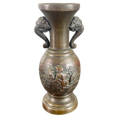Antique Japanese bronze vase decorated with Kintaro riding Carp Koi - Meiji - 19th Japan
