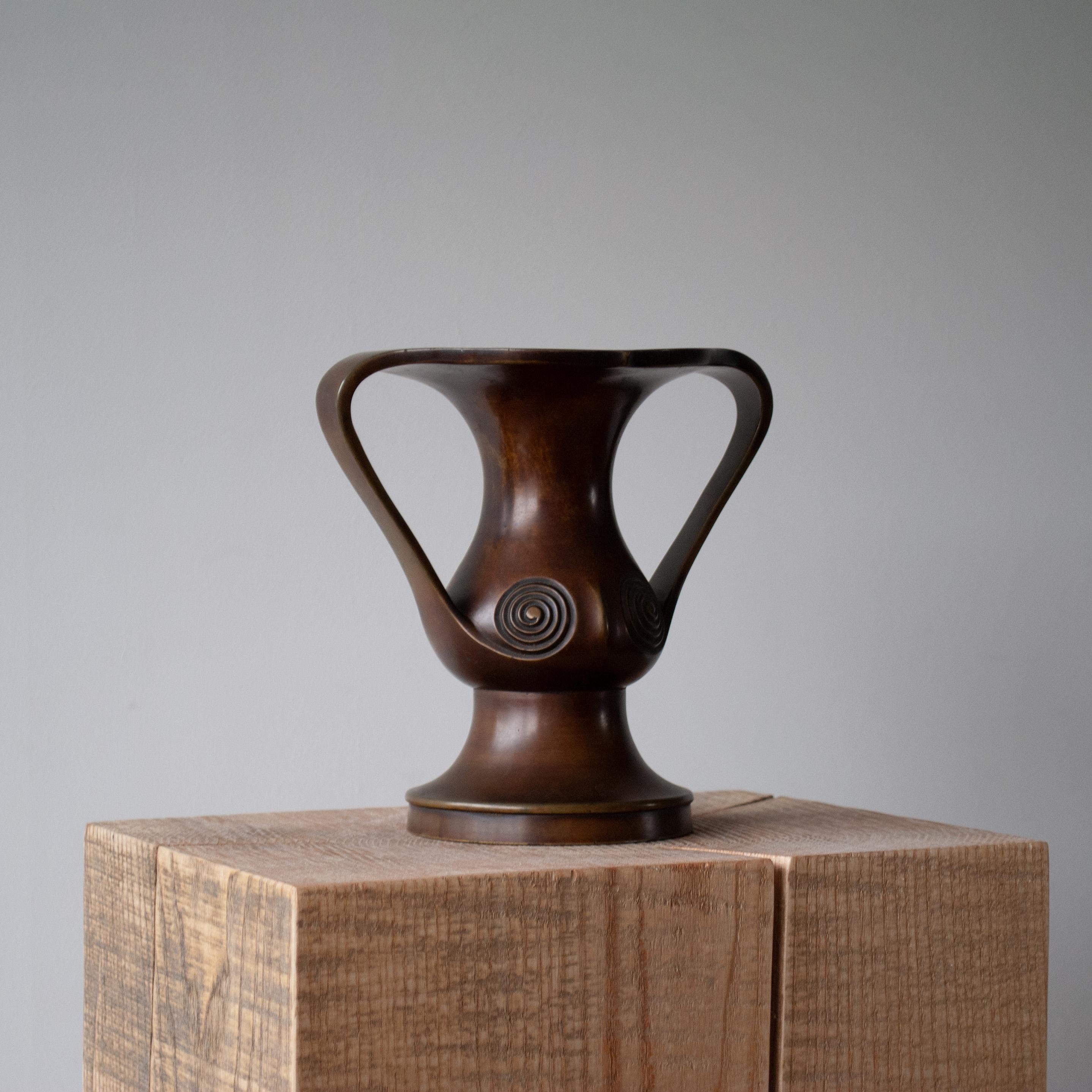Vaso di bronzo giapponese, periodo Edo In condizioni buone in vendita a London, GB