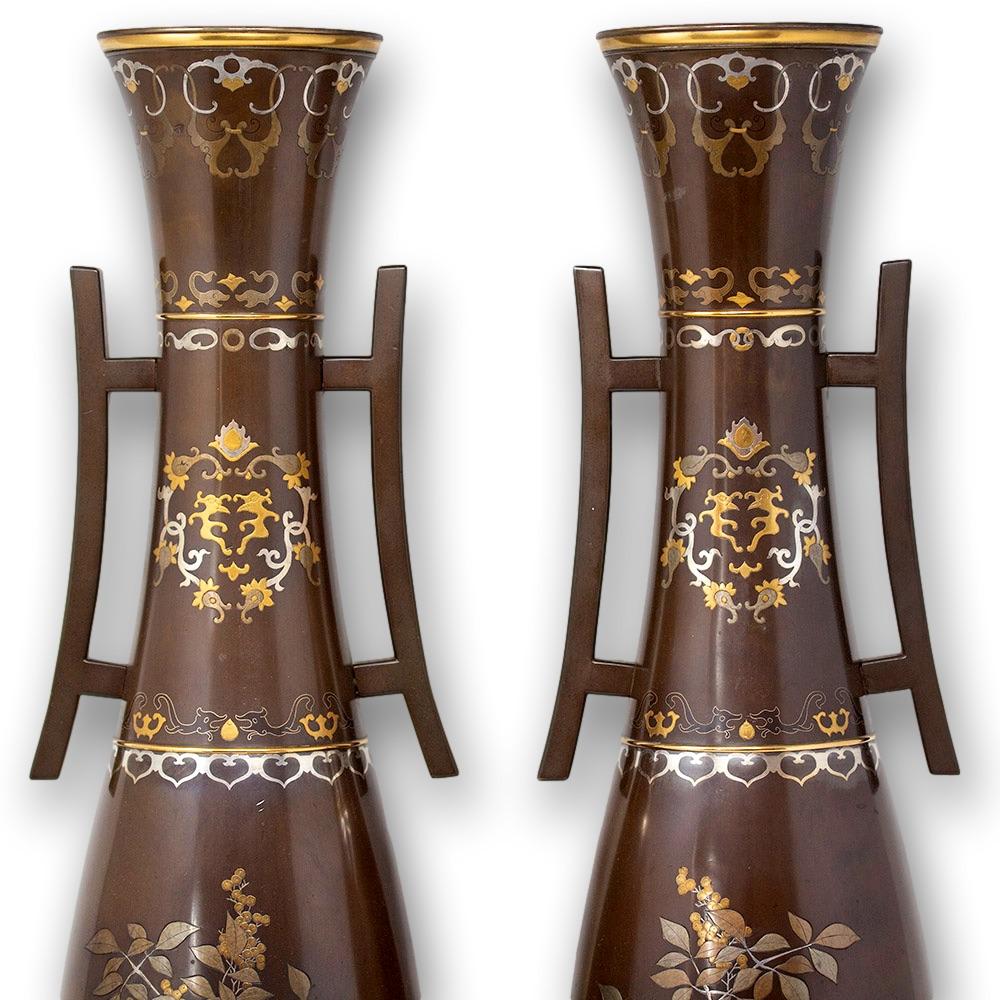Japanese Bronze Vase Pair  Meiji Period For Sale 1